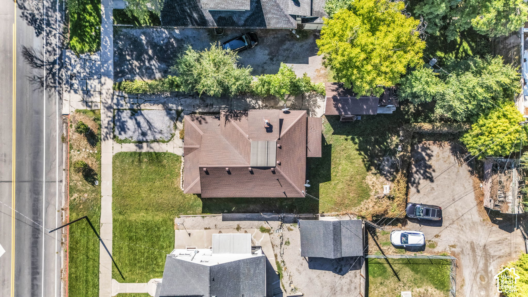 main property photo 28