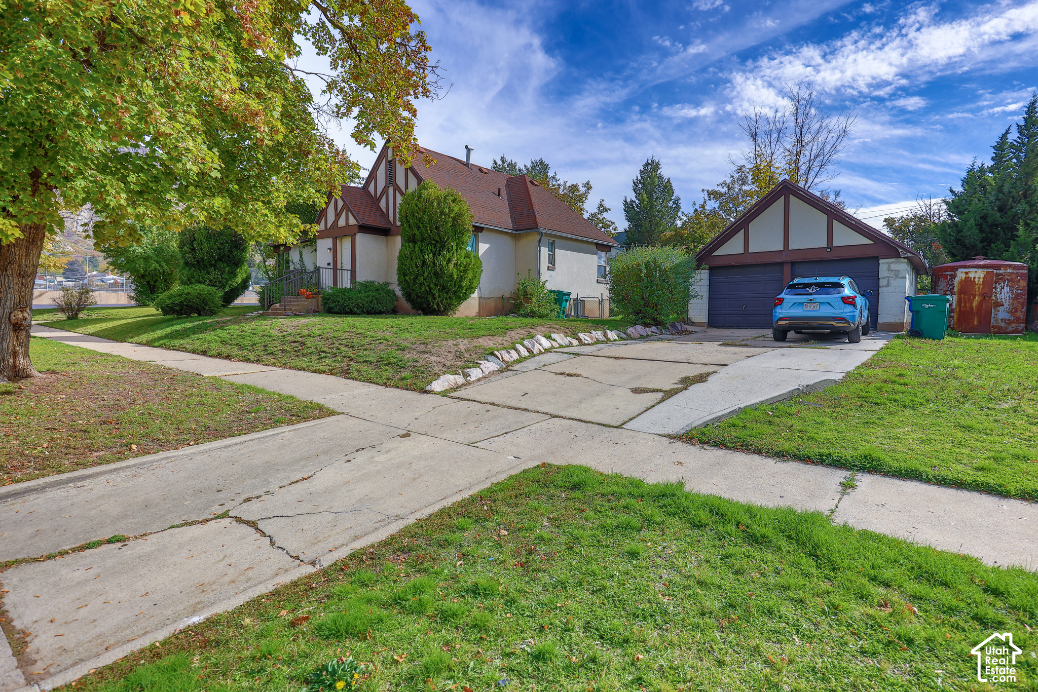 main property photo 33