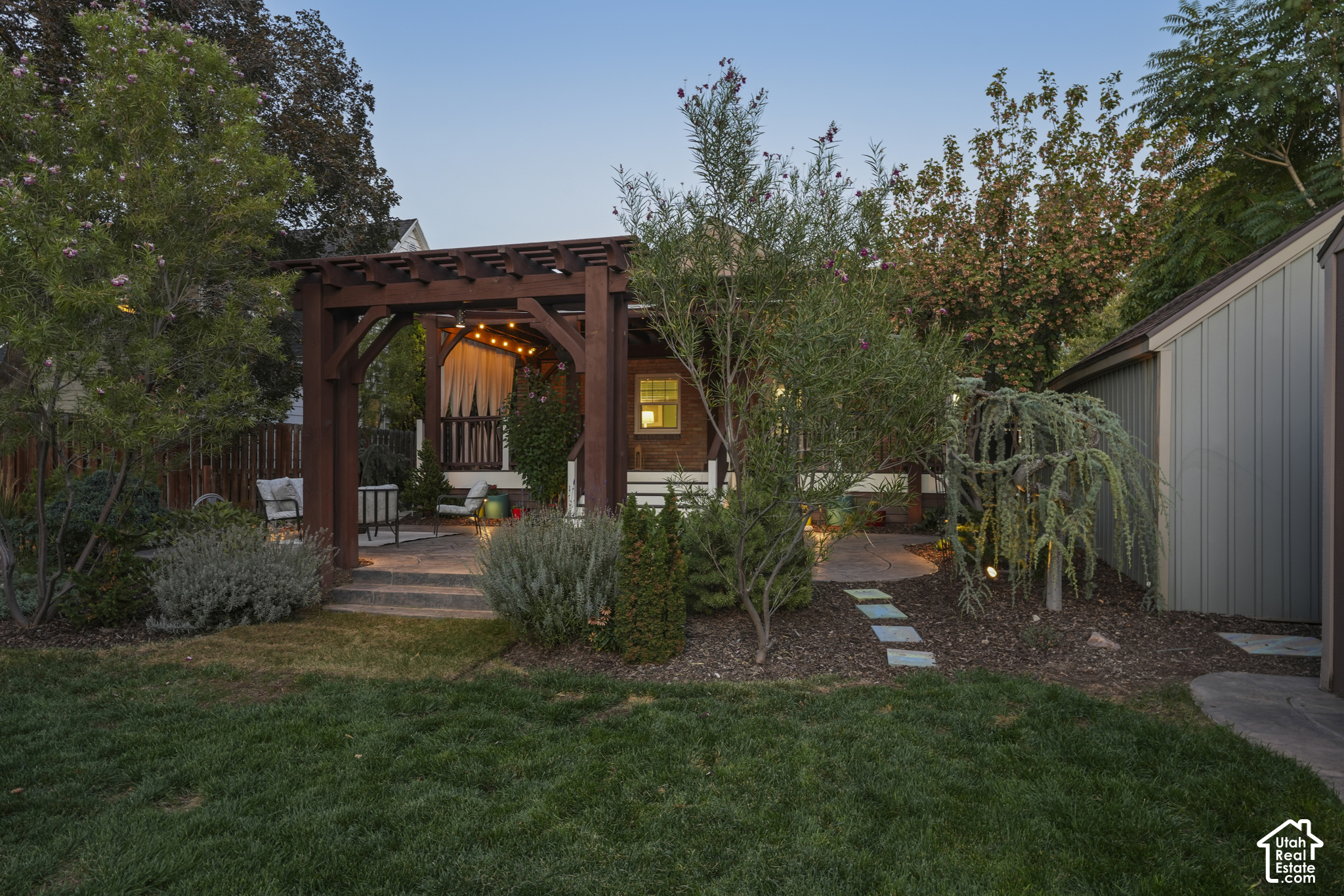 main property photo 40