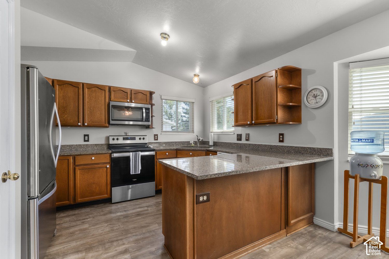 main property photo 8