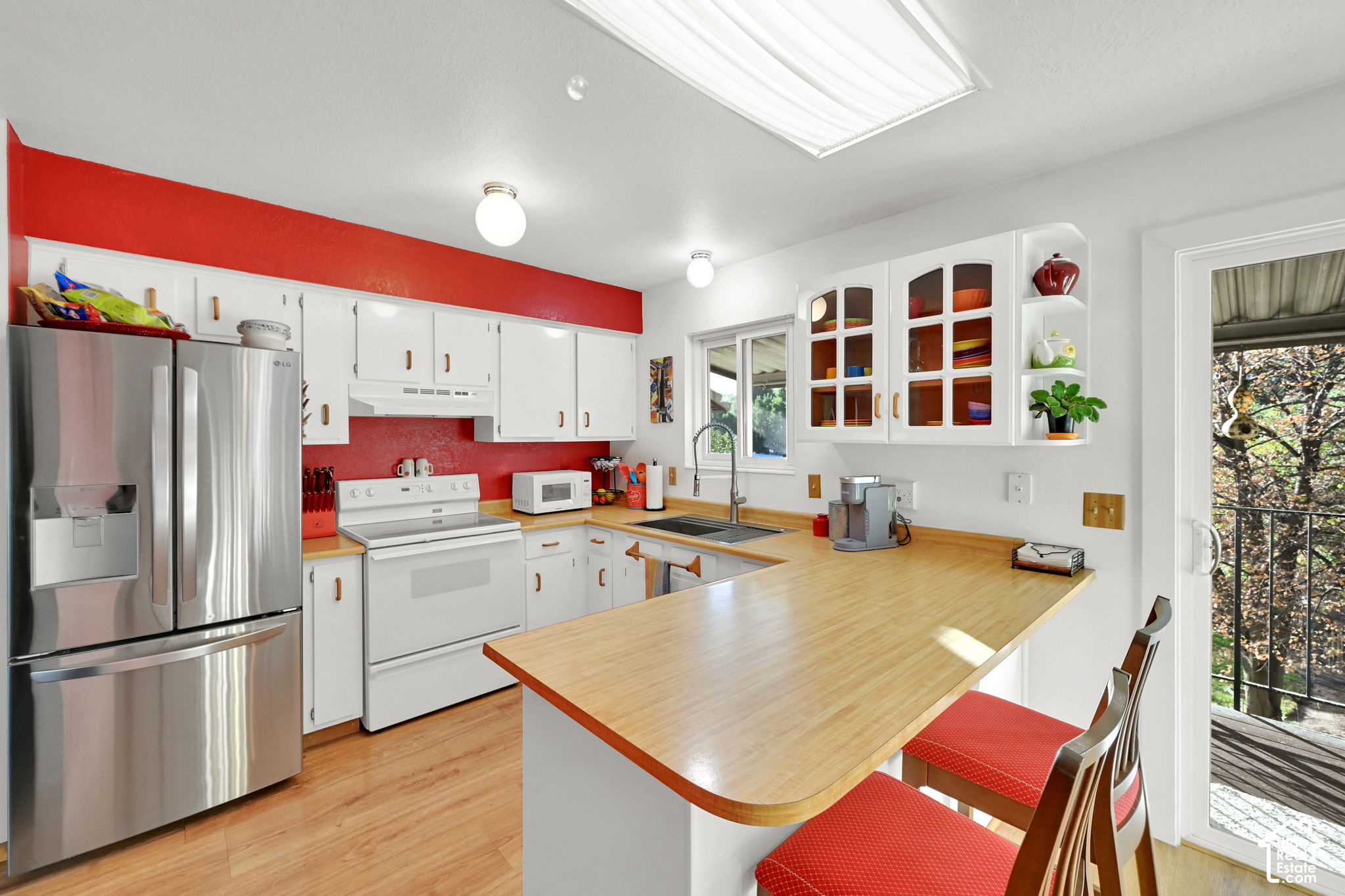 main property photo 4