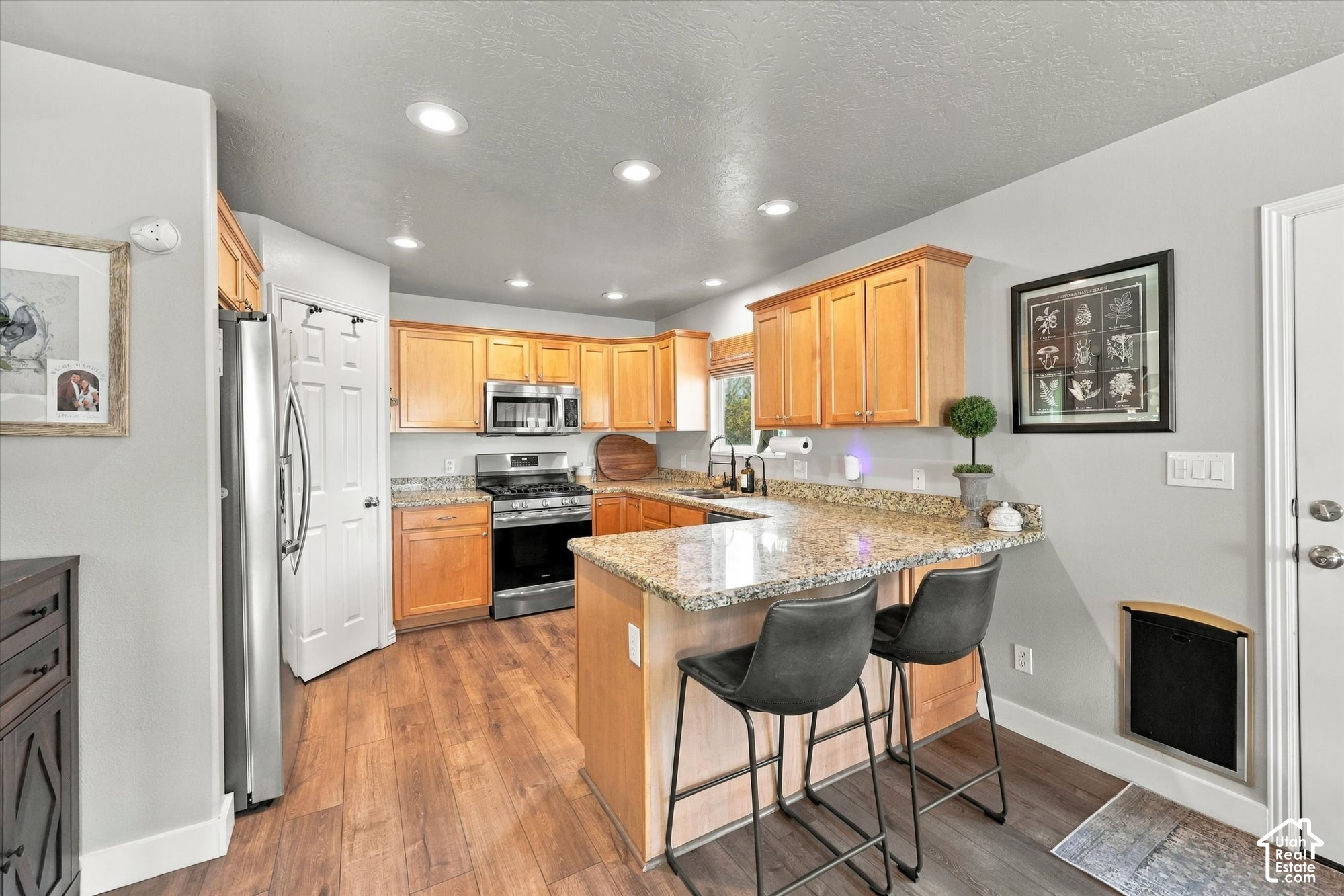 main property photo 5