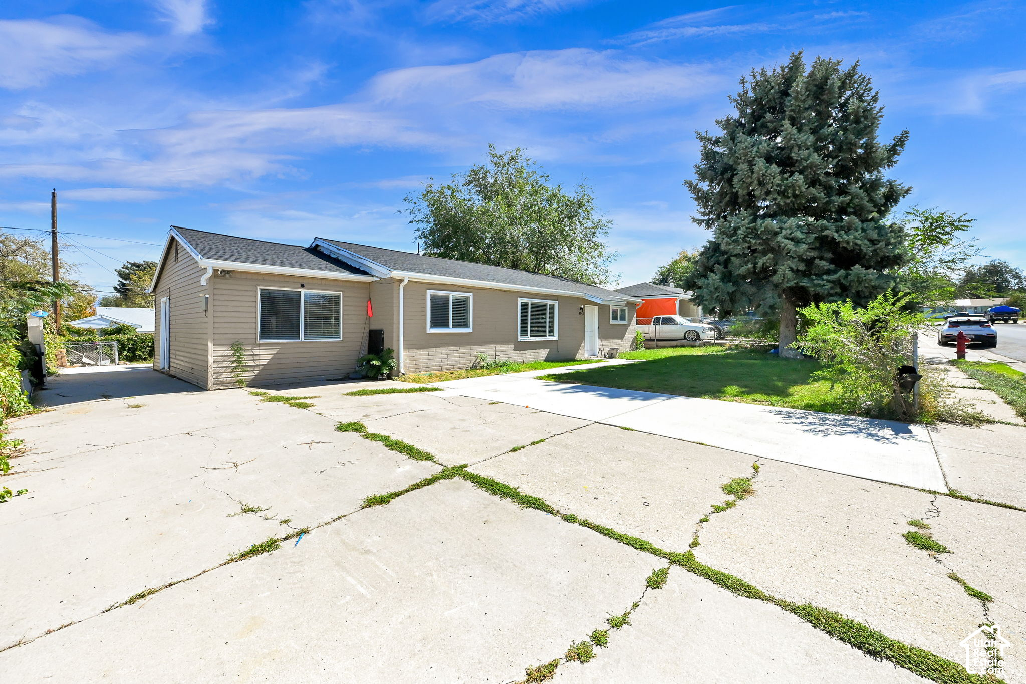 main property photo 12
