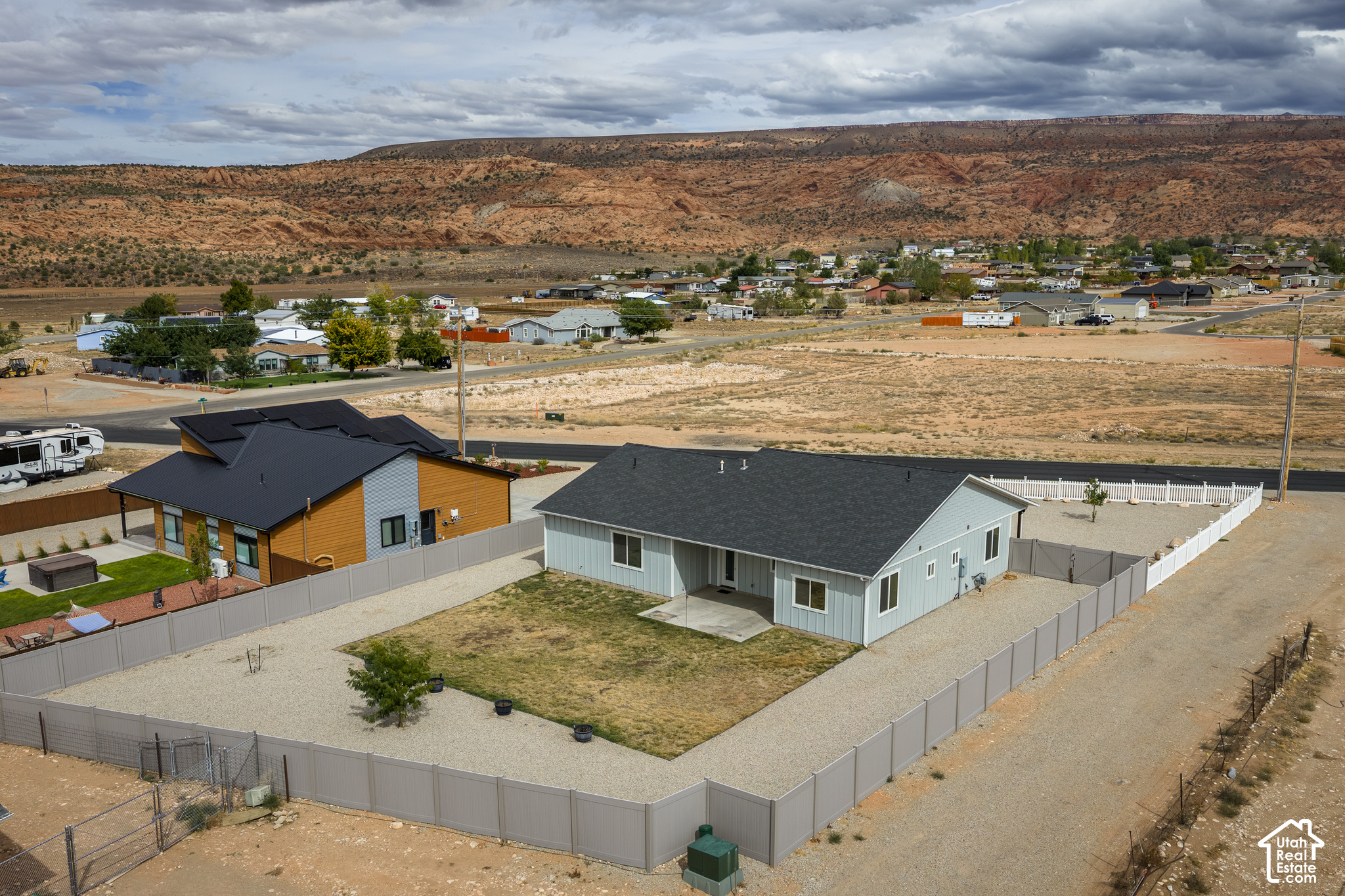 main property photo 34