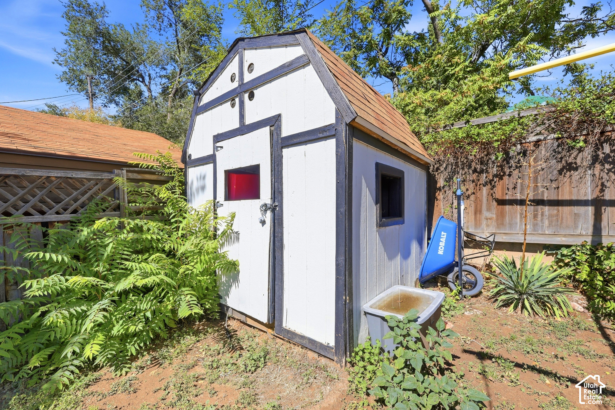 main property photo 25