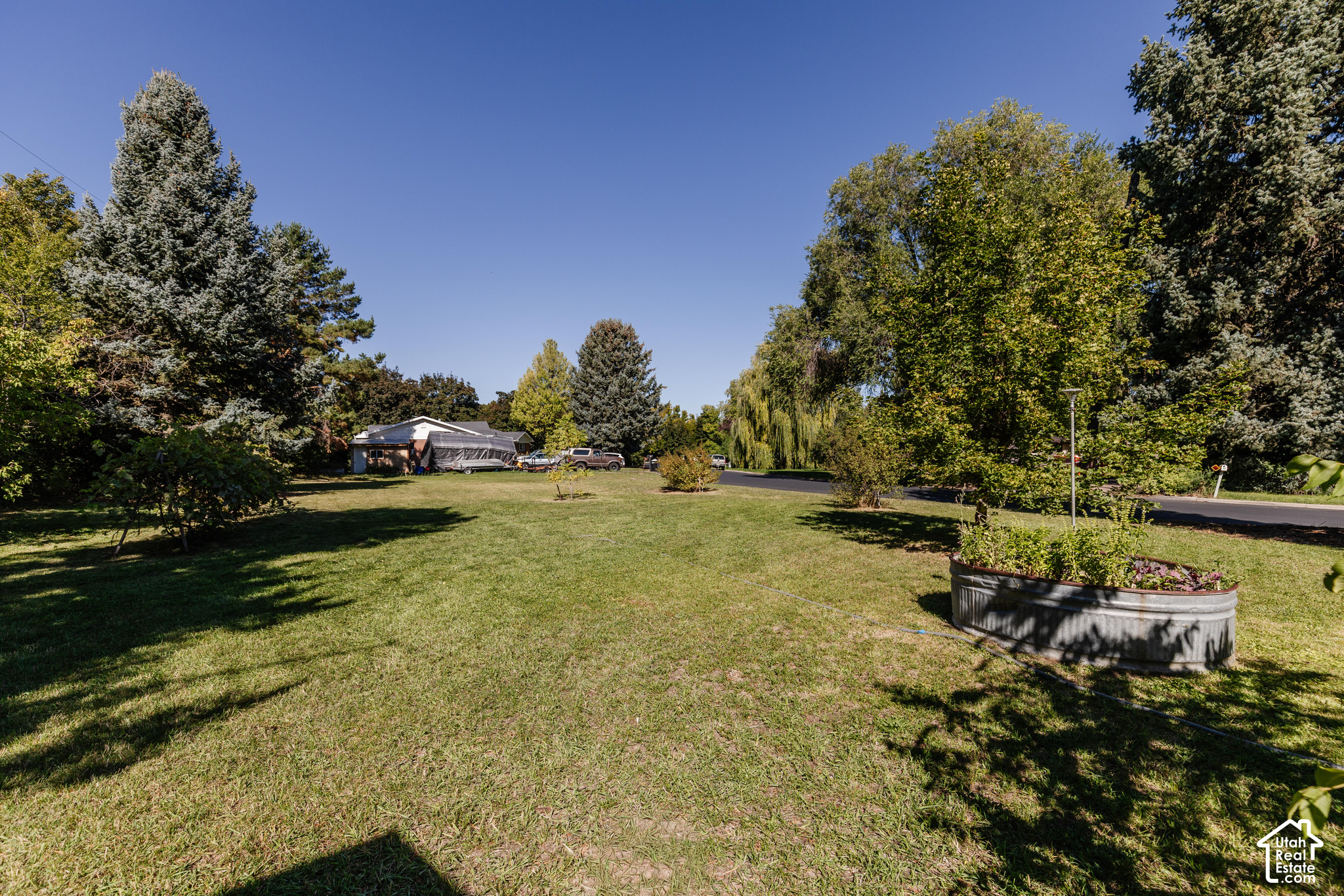 main property photo 6