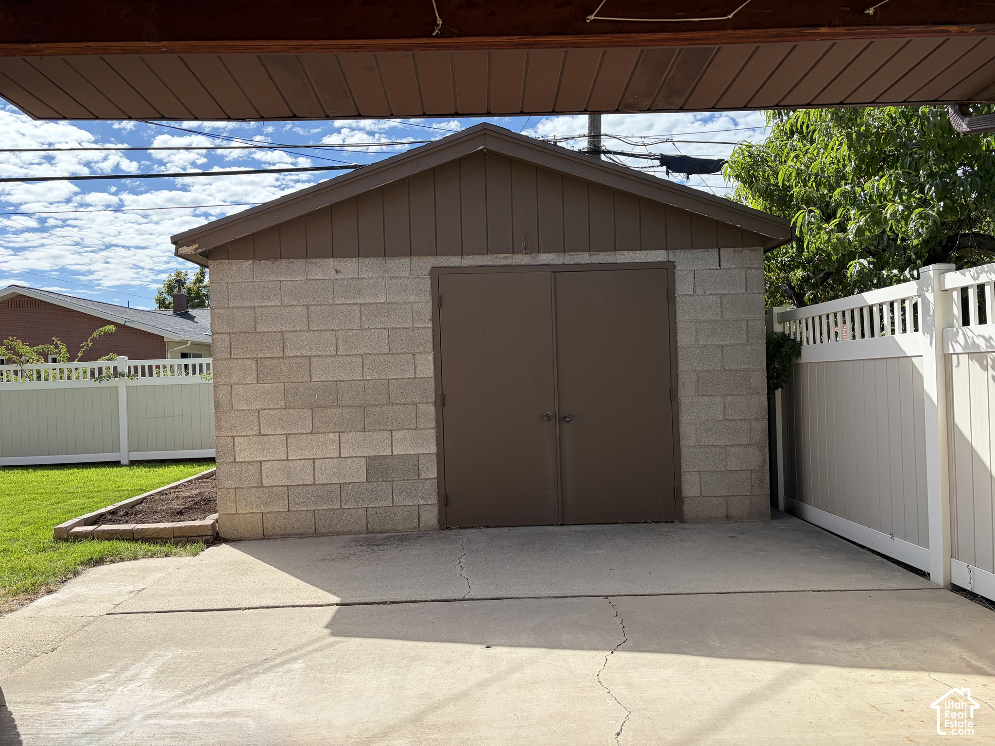 main property photo 39