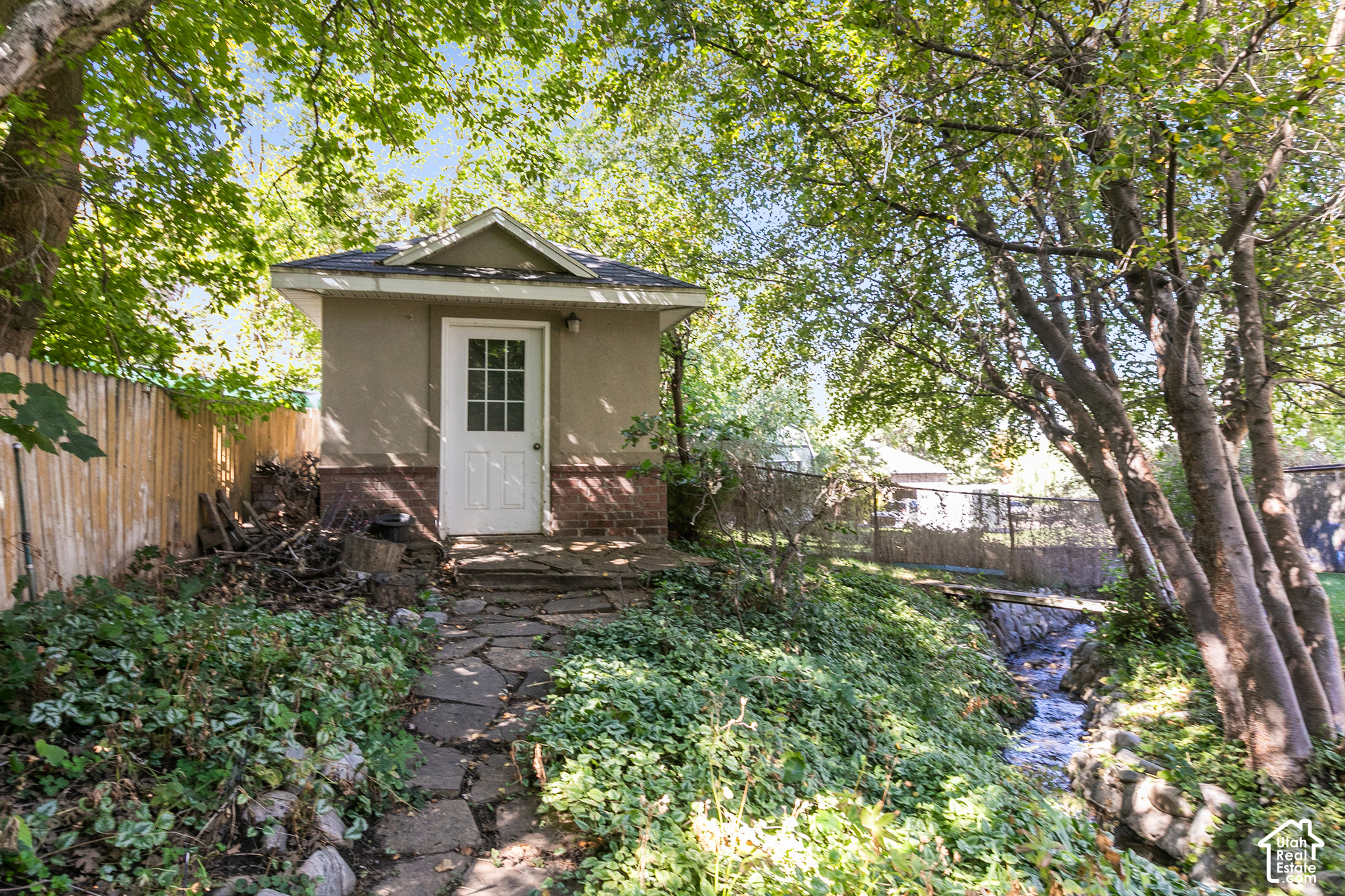 main property photo 74