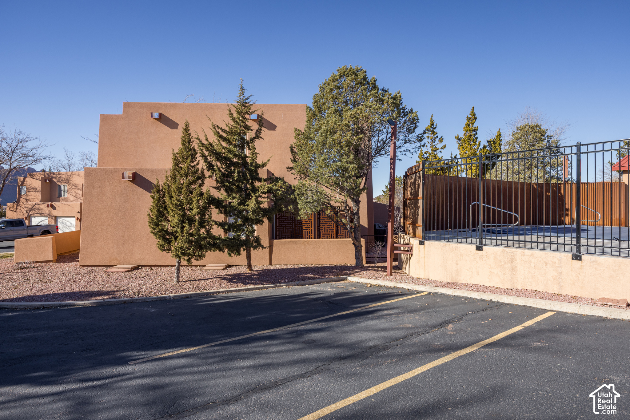 main property photo 7