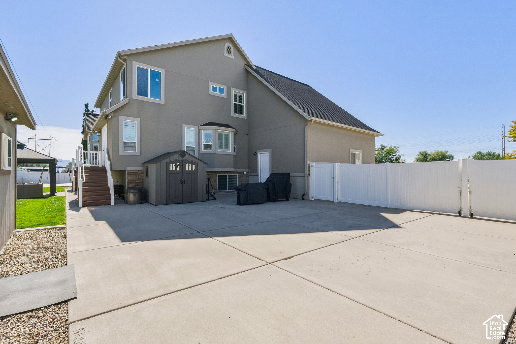 main property photo 50
