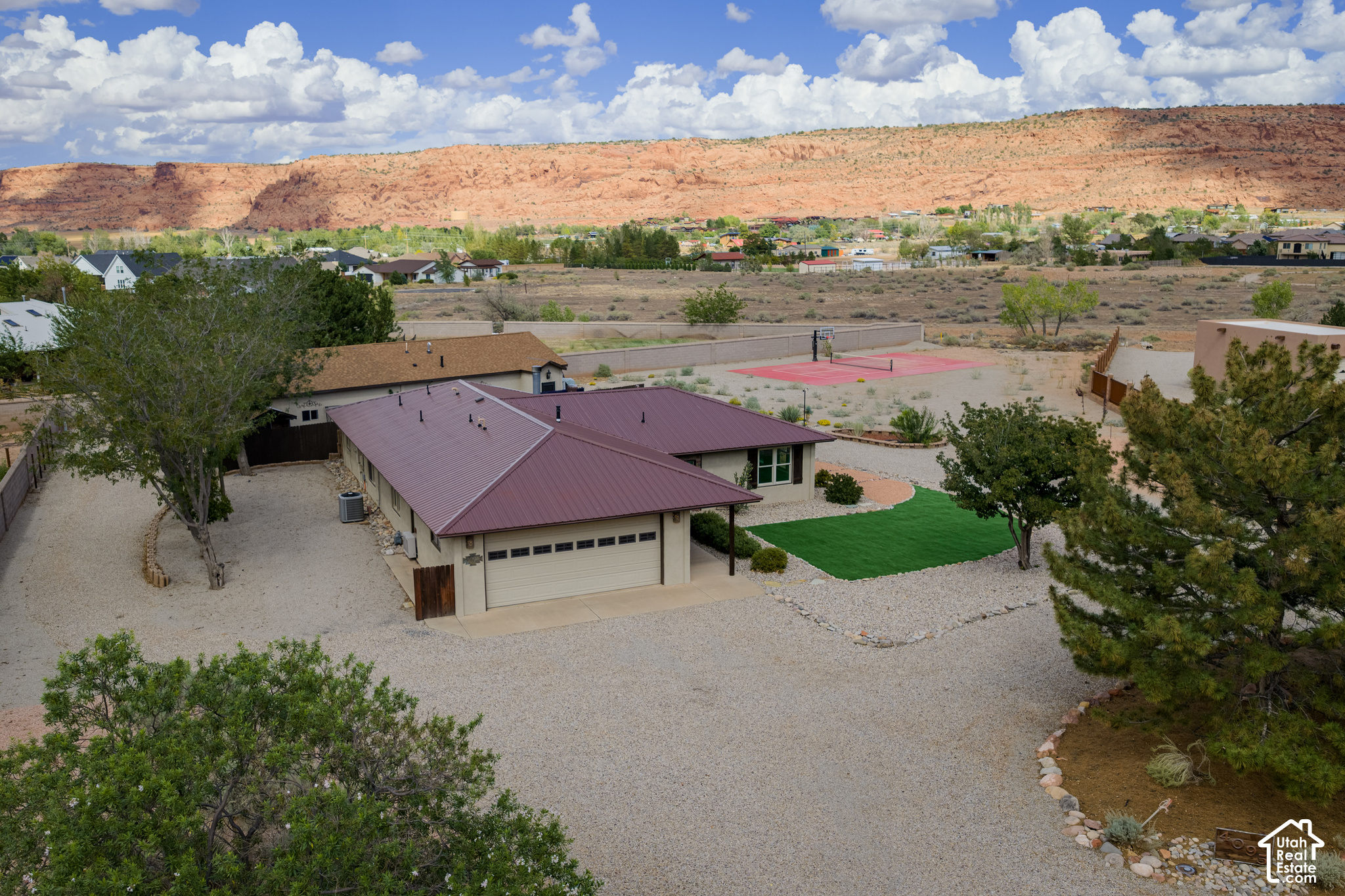 main property photo 40