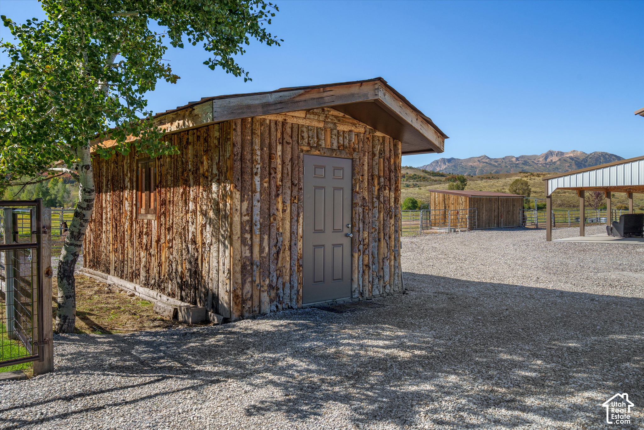 main property photo 28