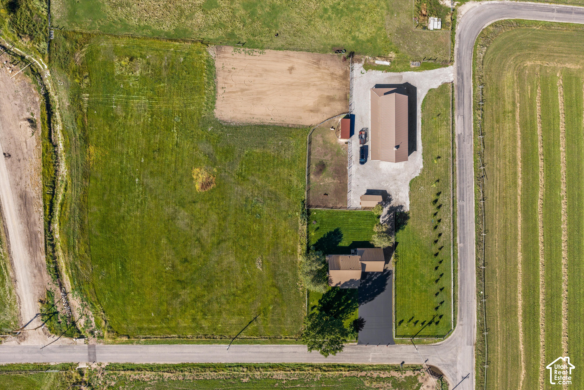 main property photo 37