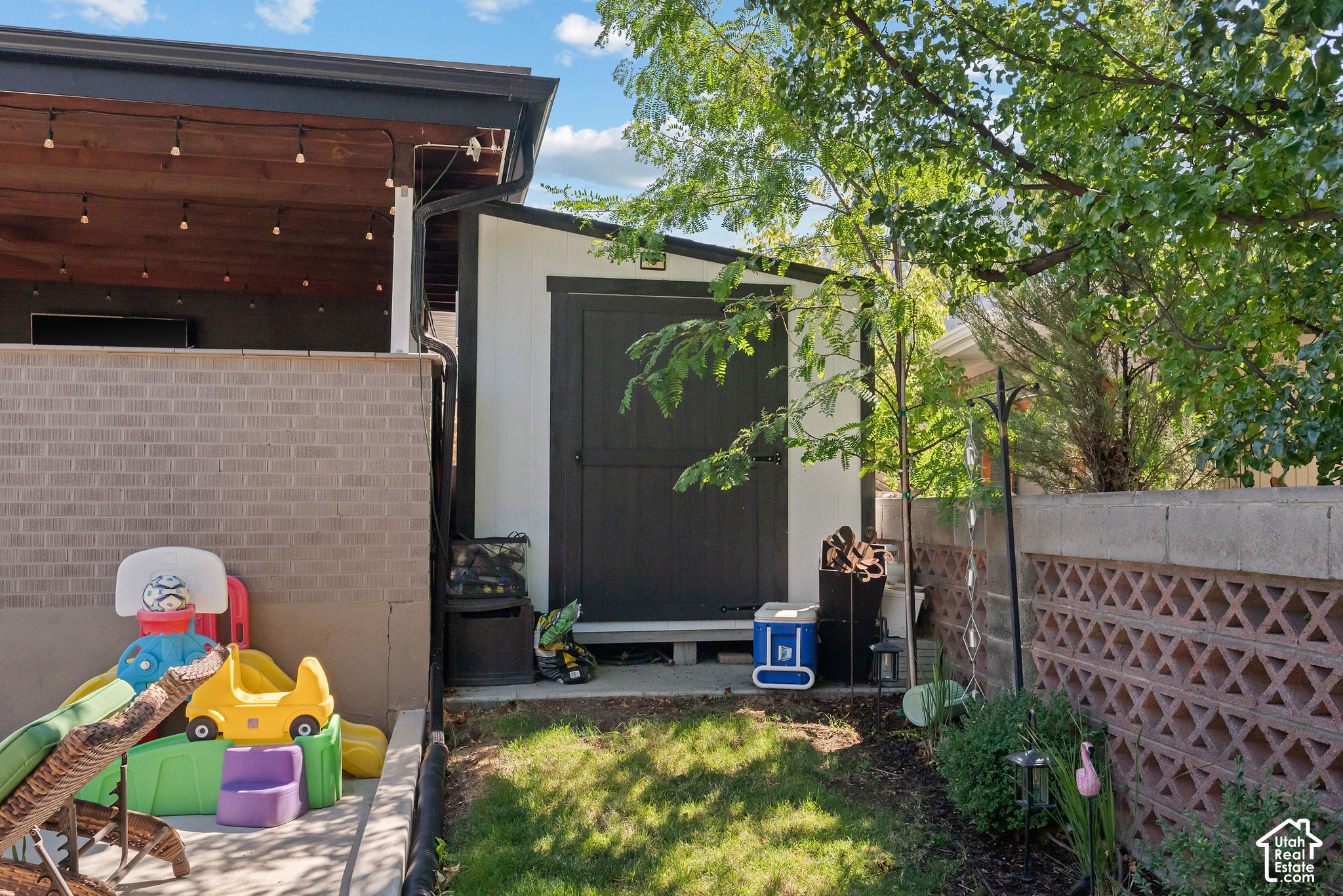 main property photo 40