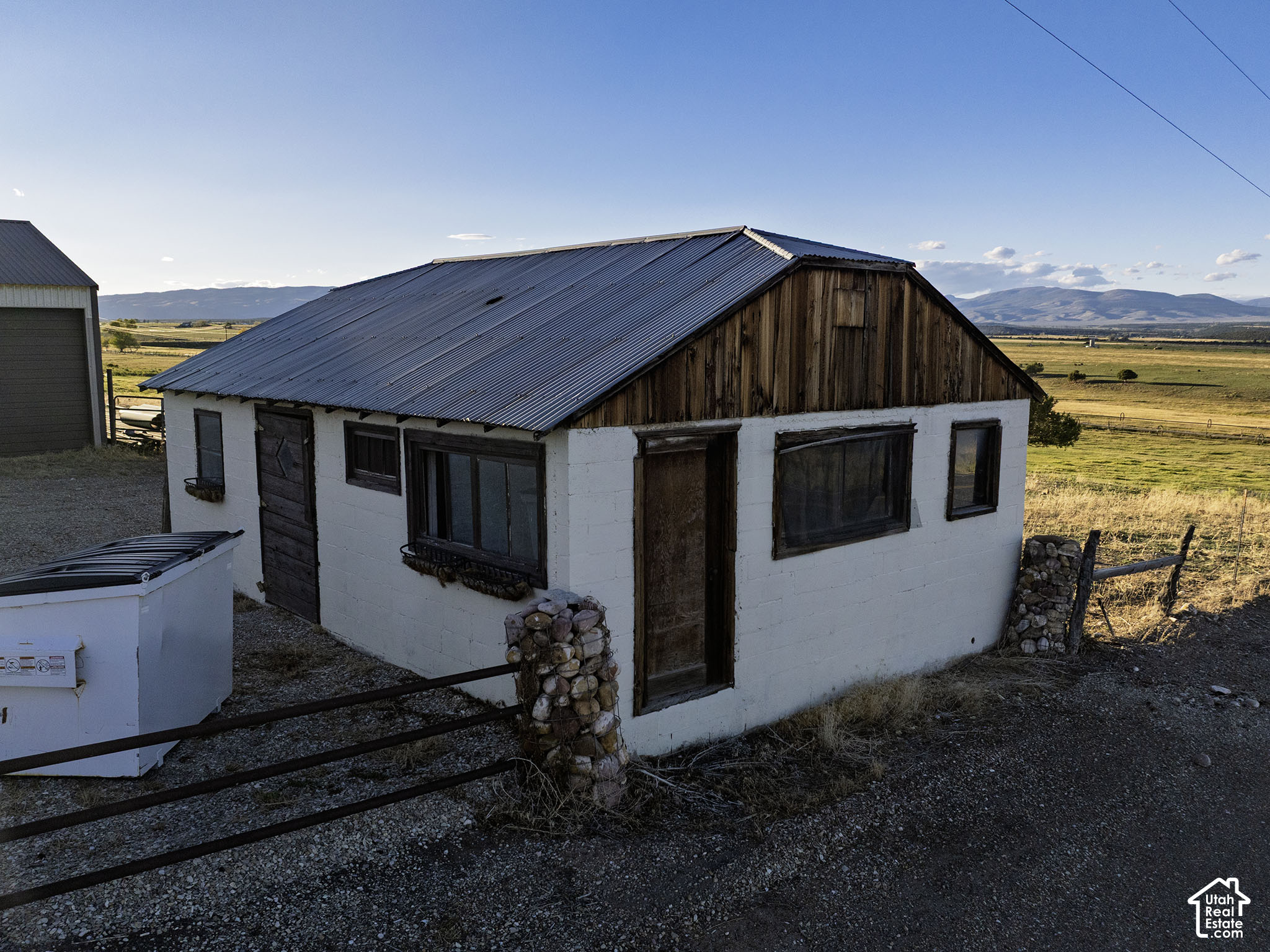 main property photo 8