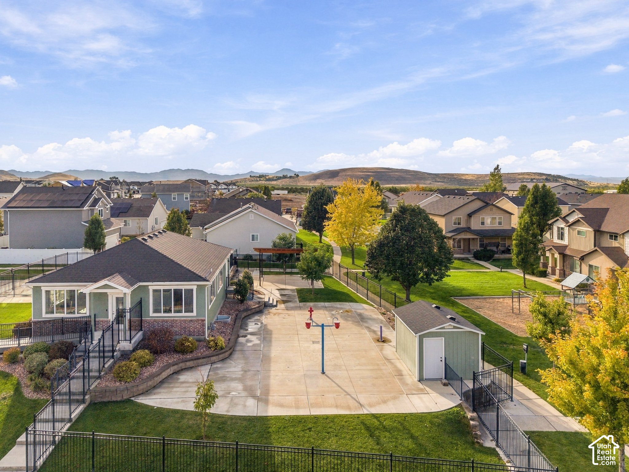 main property photo 30