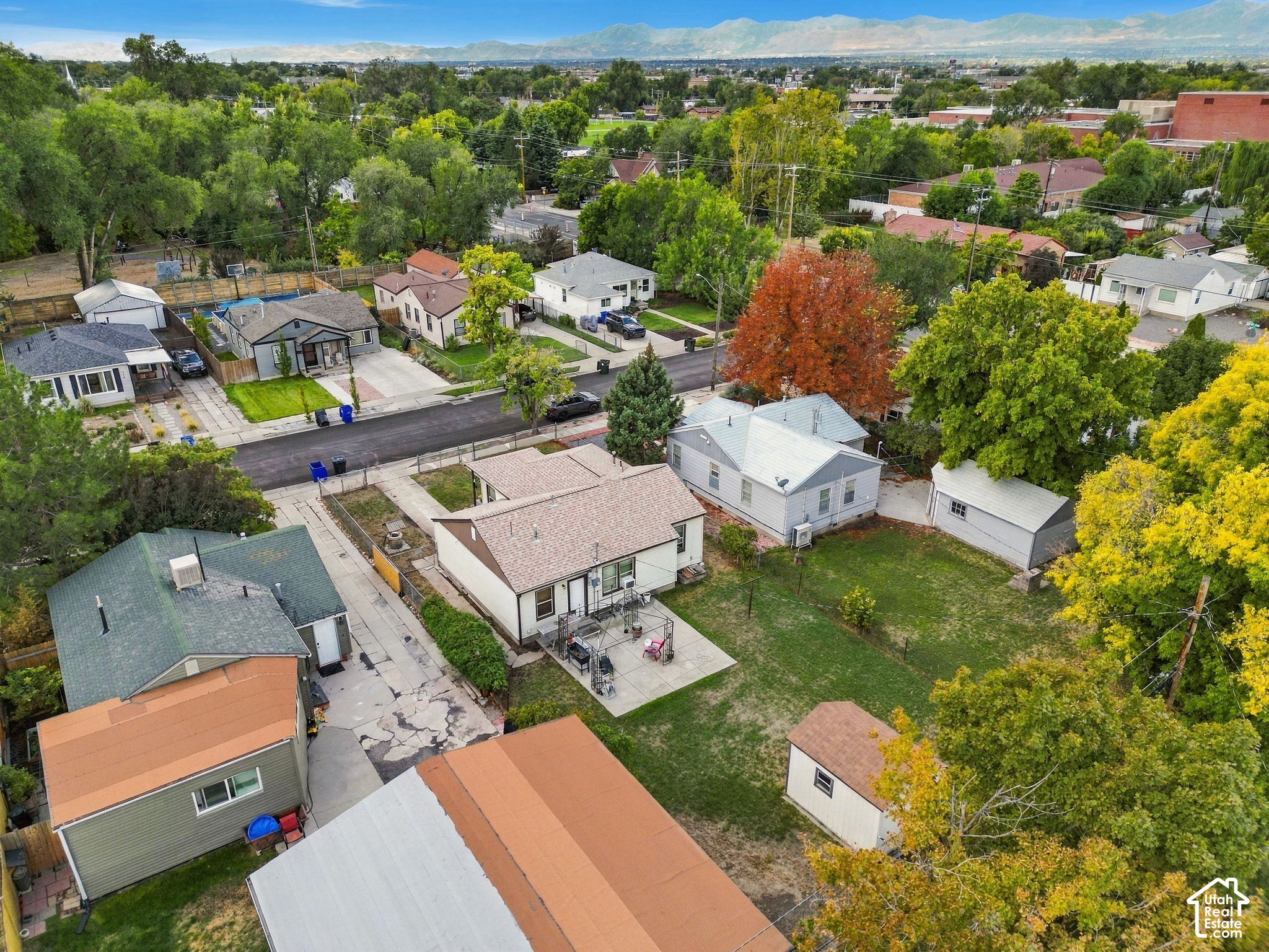 main property photo 32
