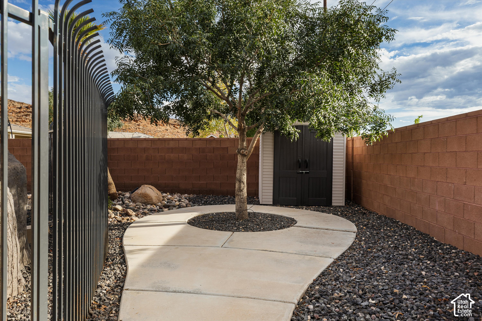 main property photo 41