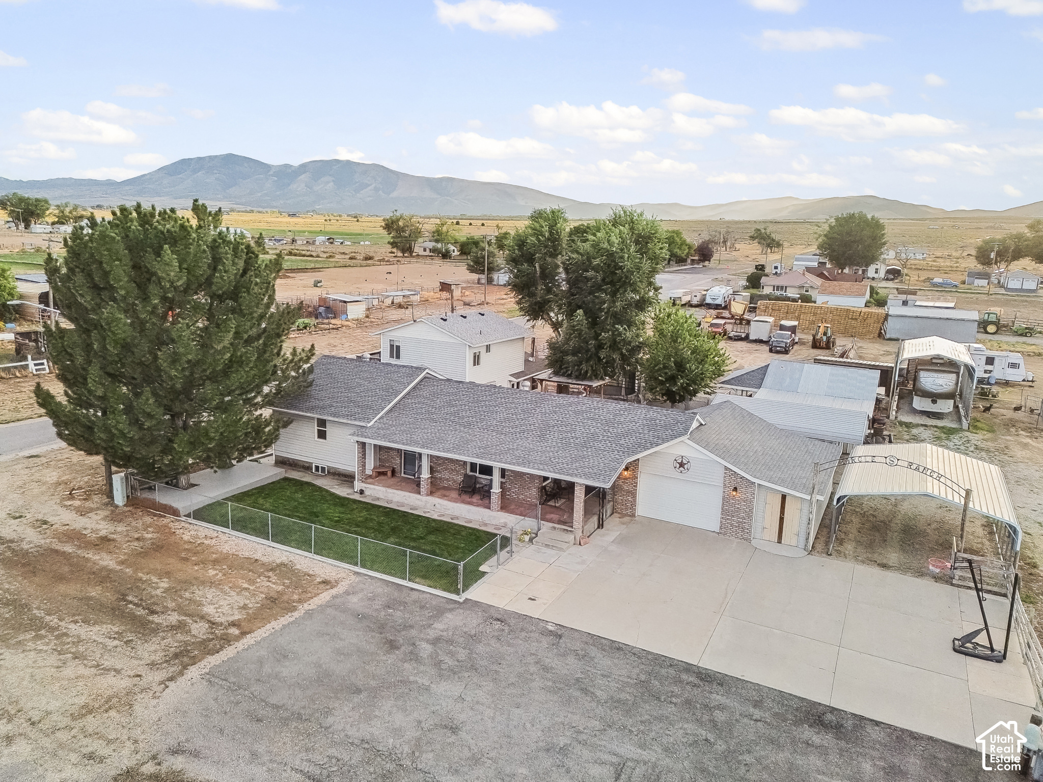 main property photo 32