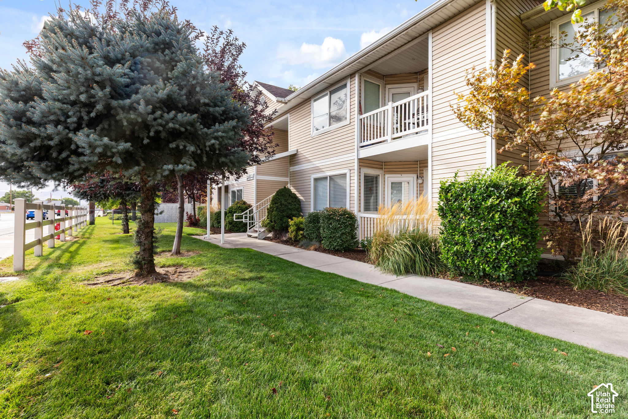 main property photo 37