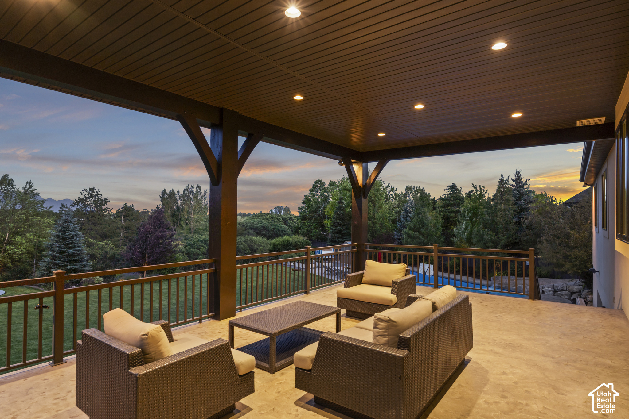 main property photo 90
