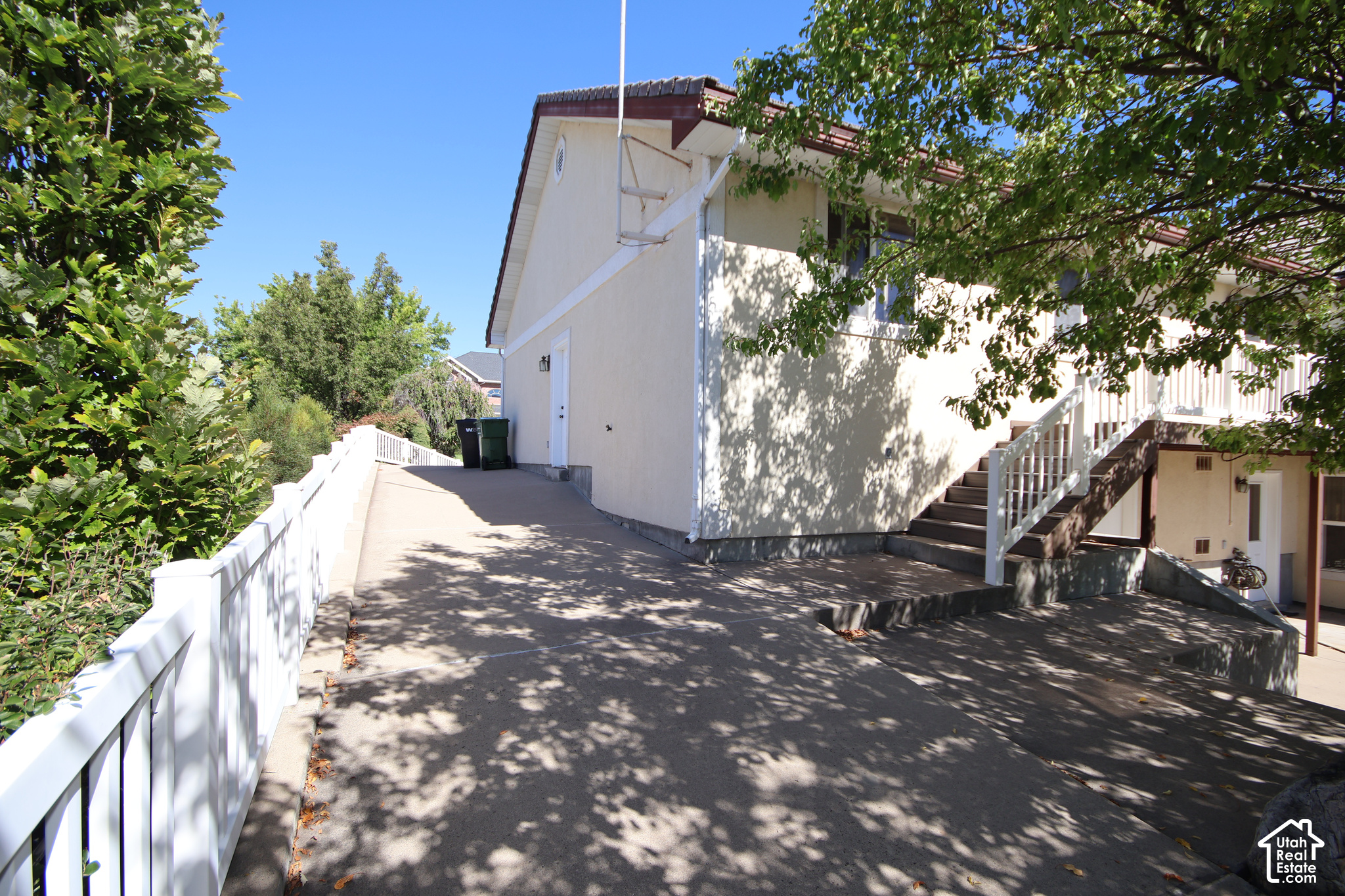 main property photo 74