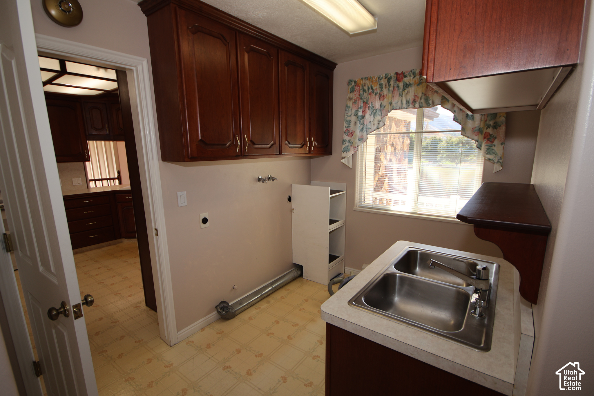 main property photo 78
