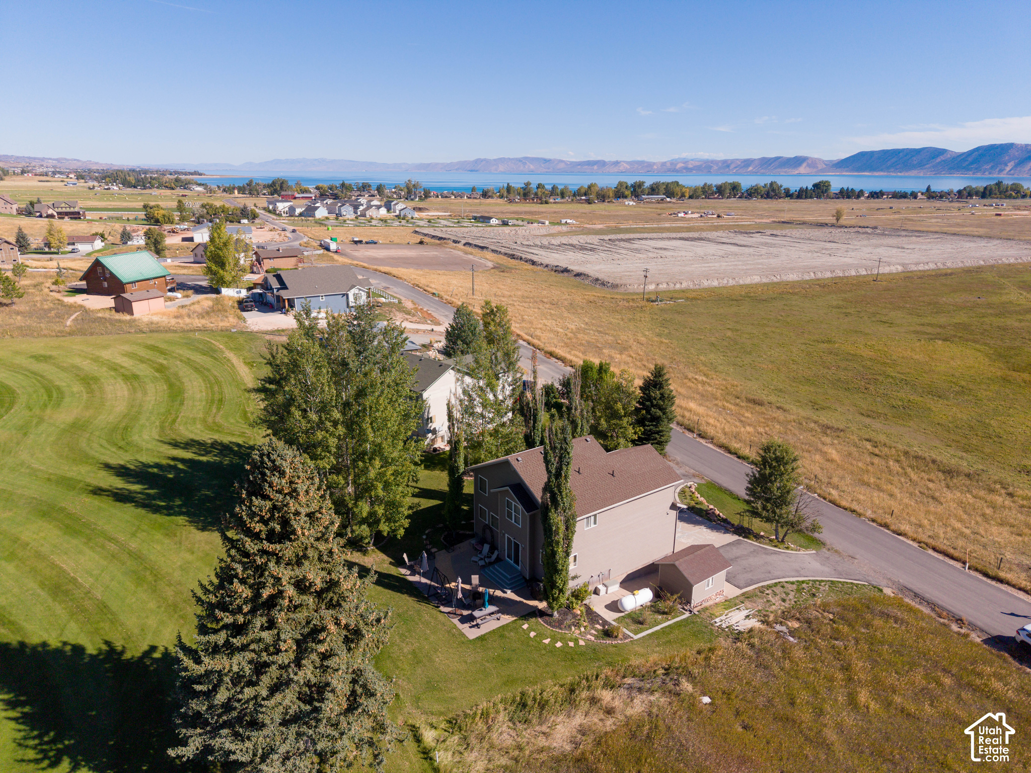 main property photo 5
