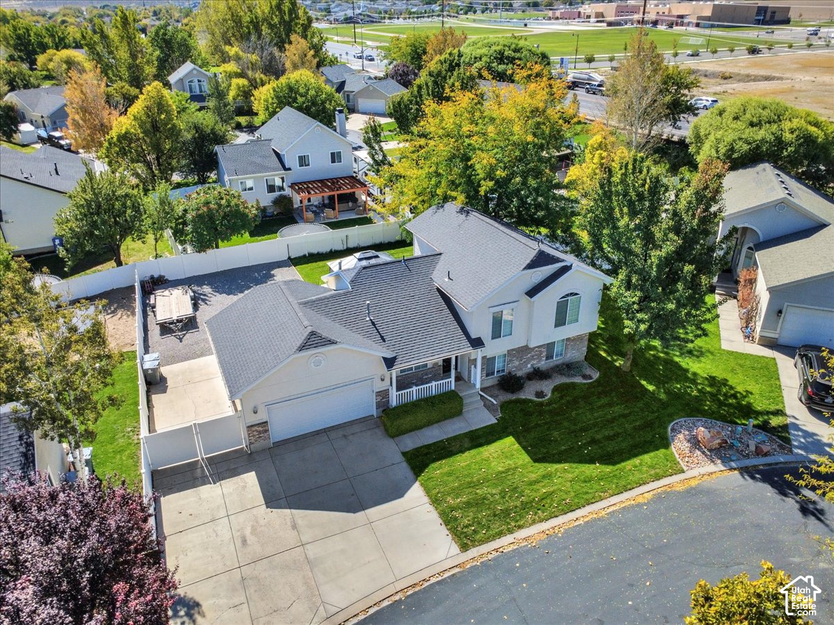 main property photo 37