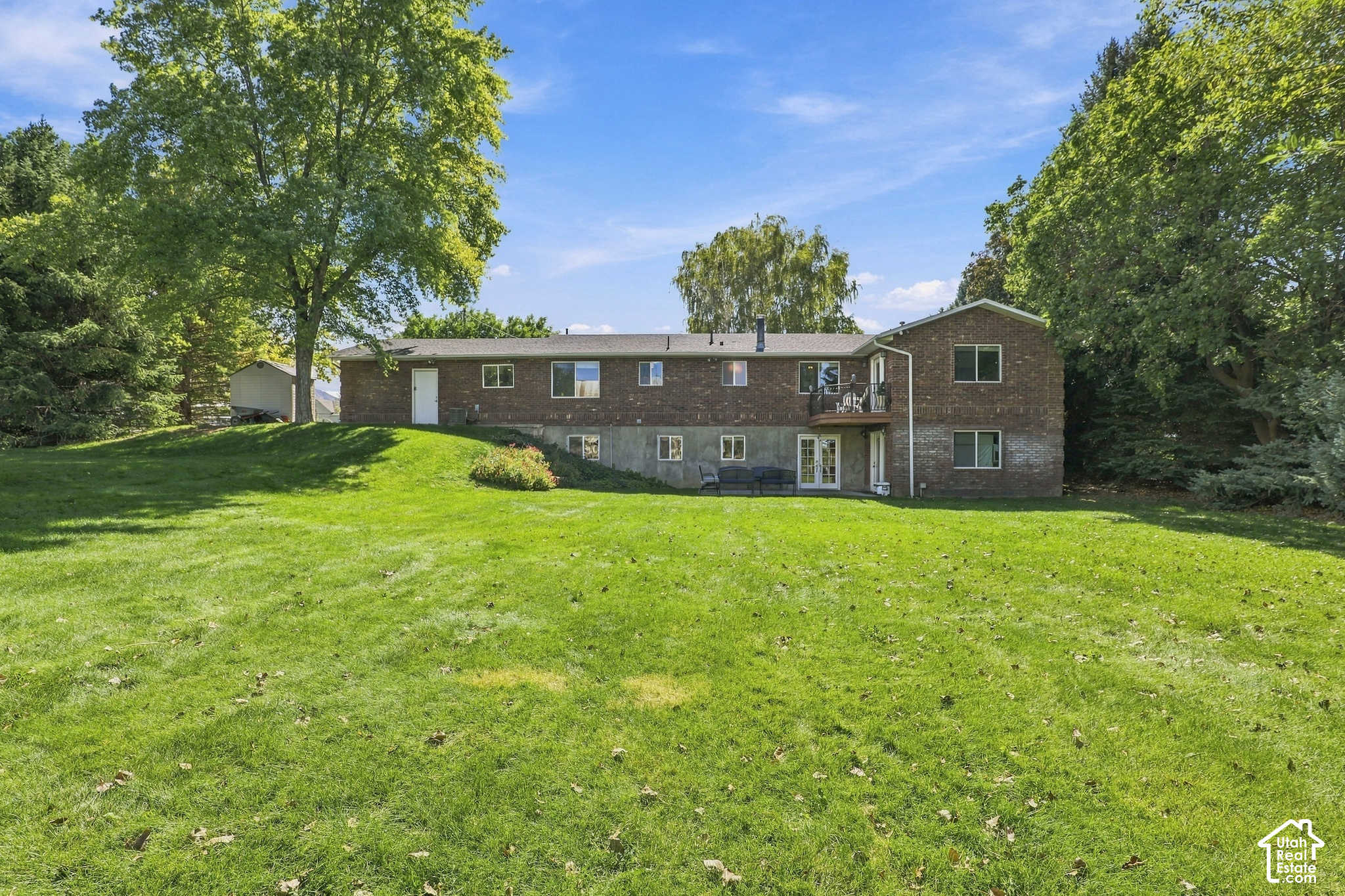 main property photo 40