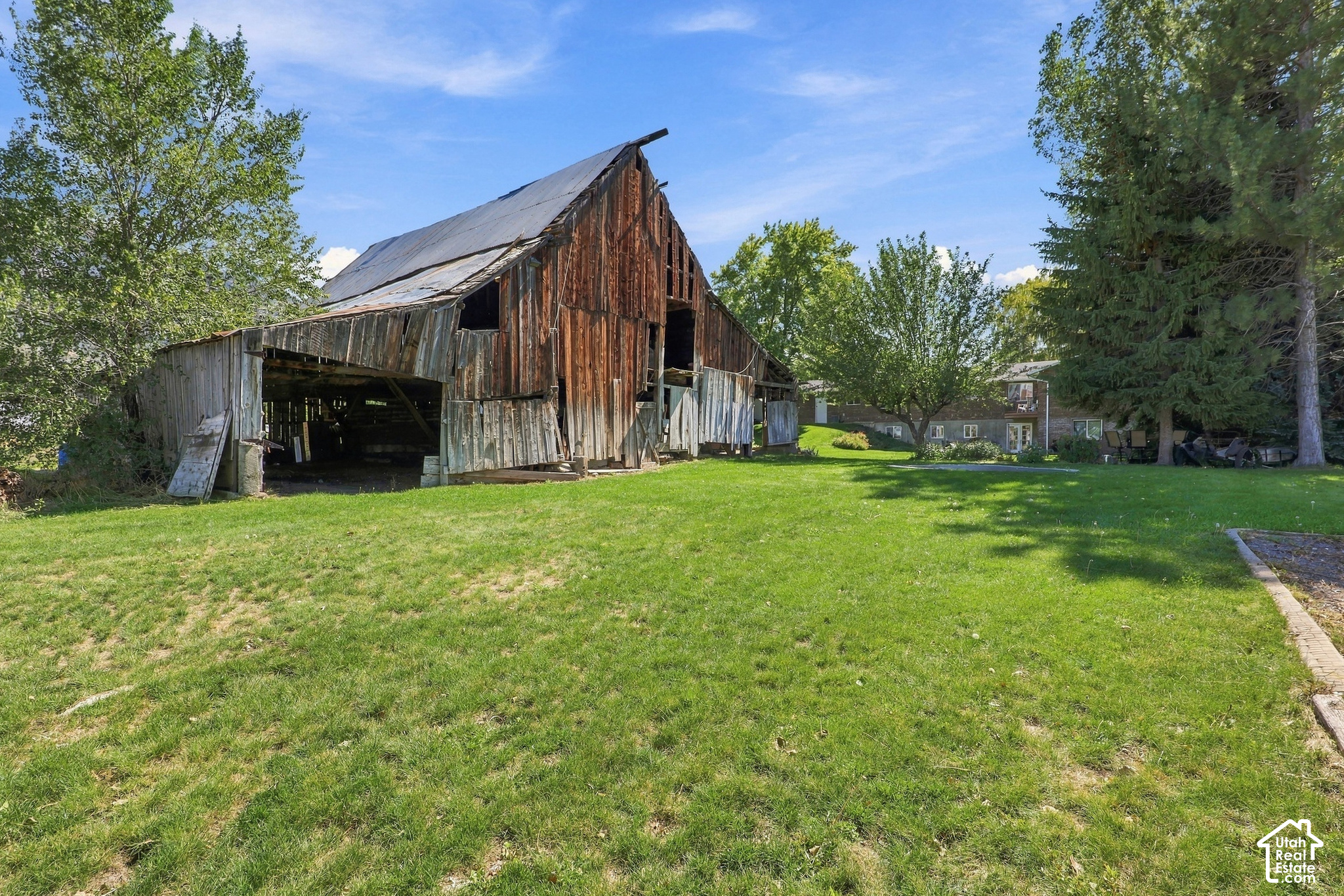 main property photo 48
