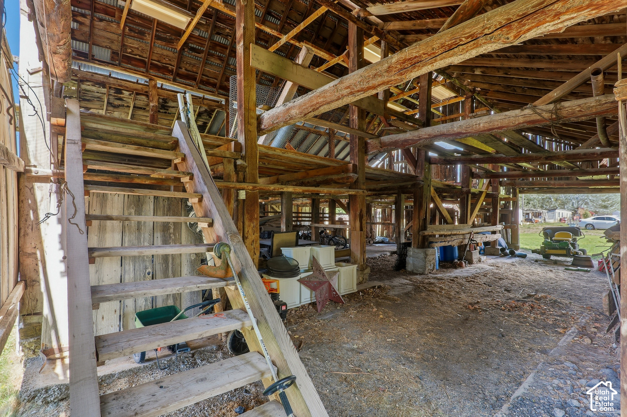 main property photo 50