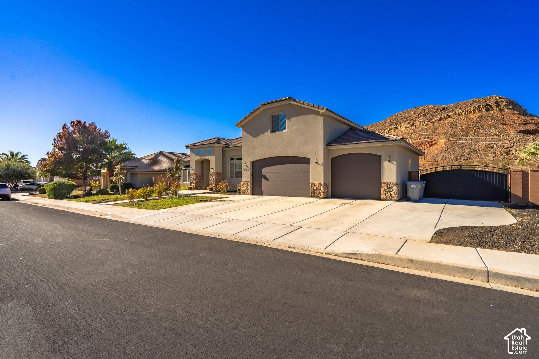 main property photo 9