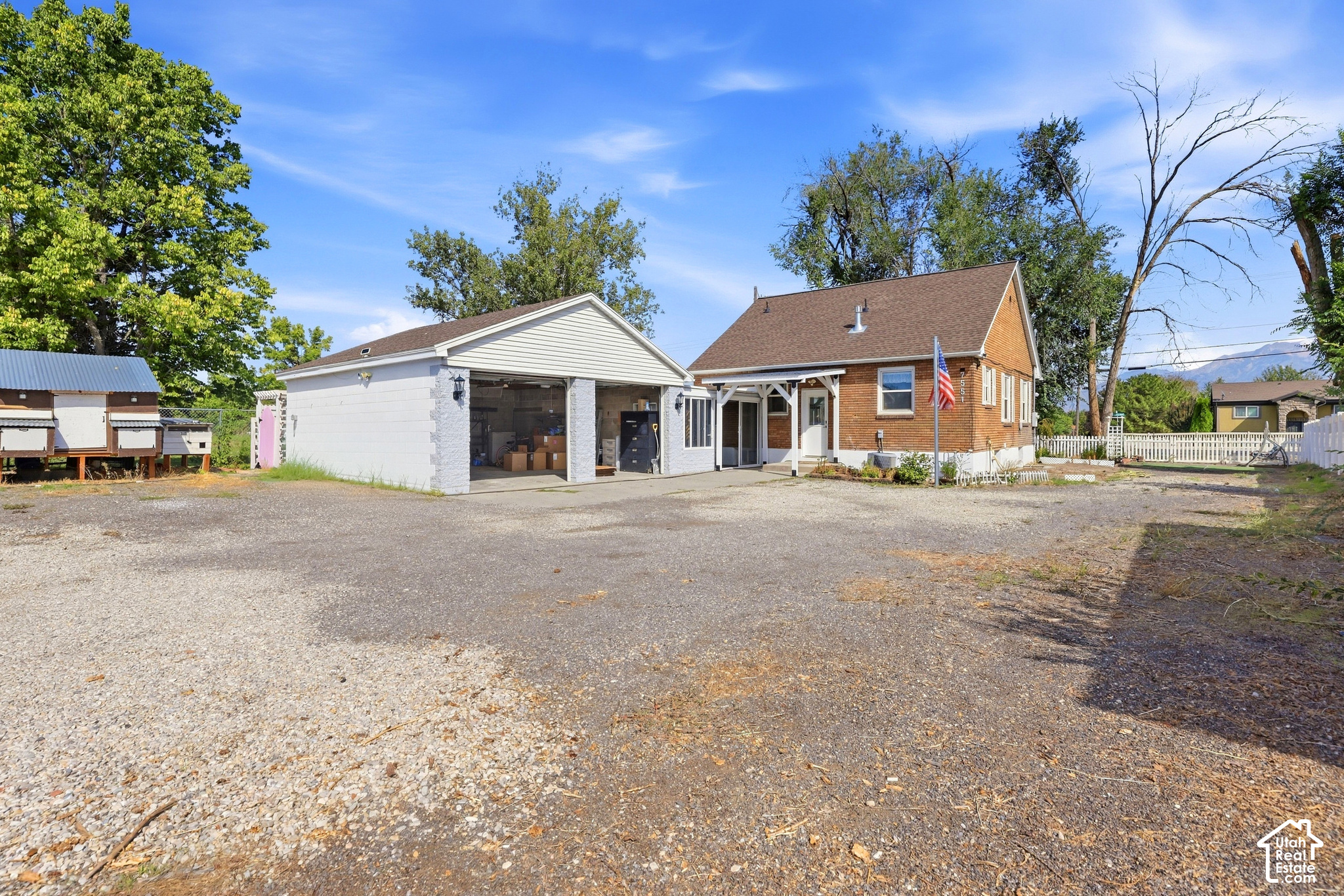 main property photo 30