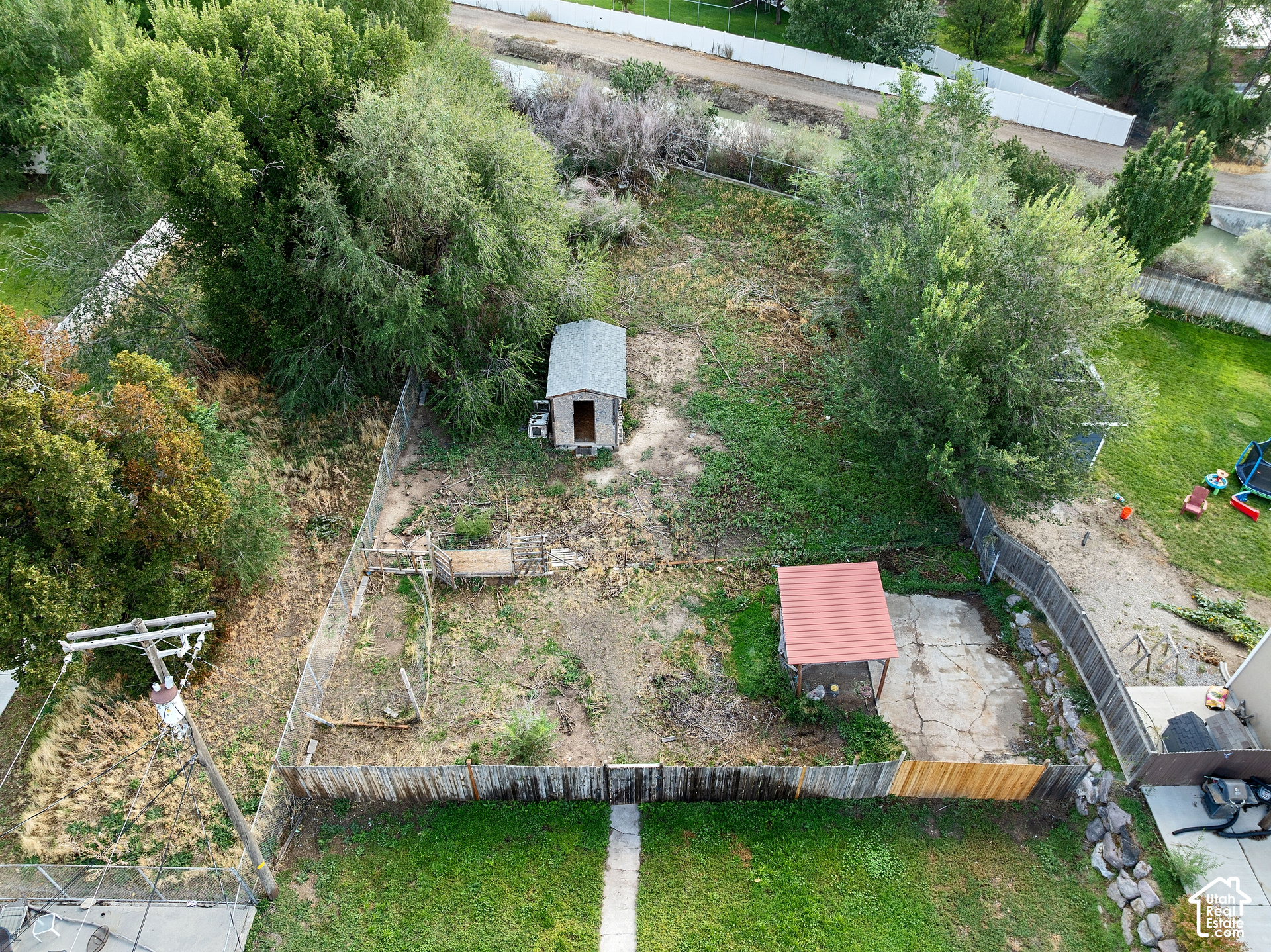 main property photo 22