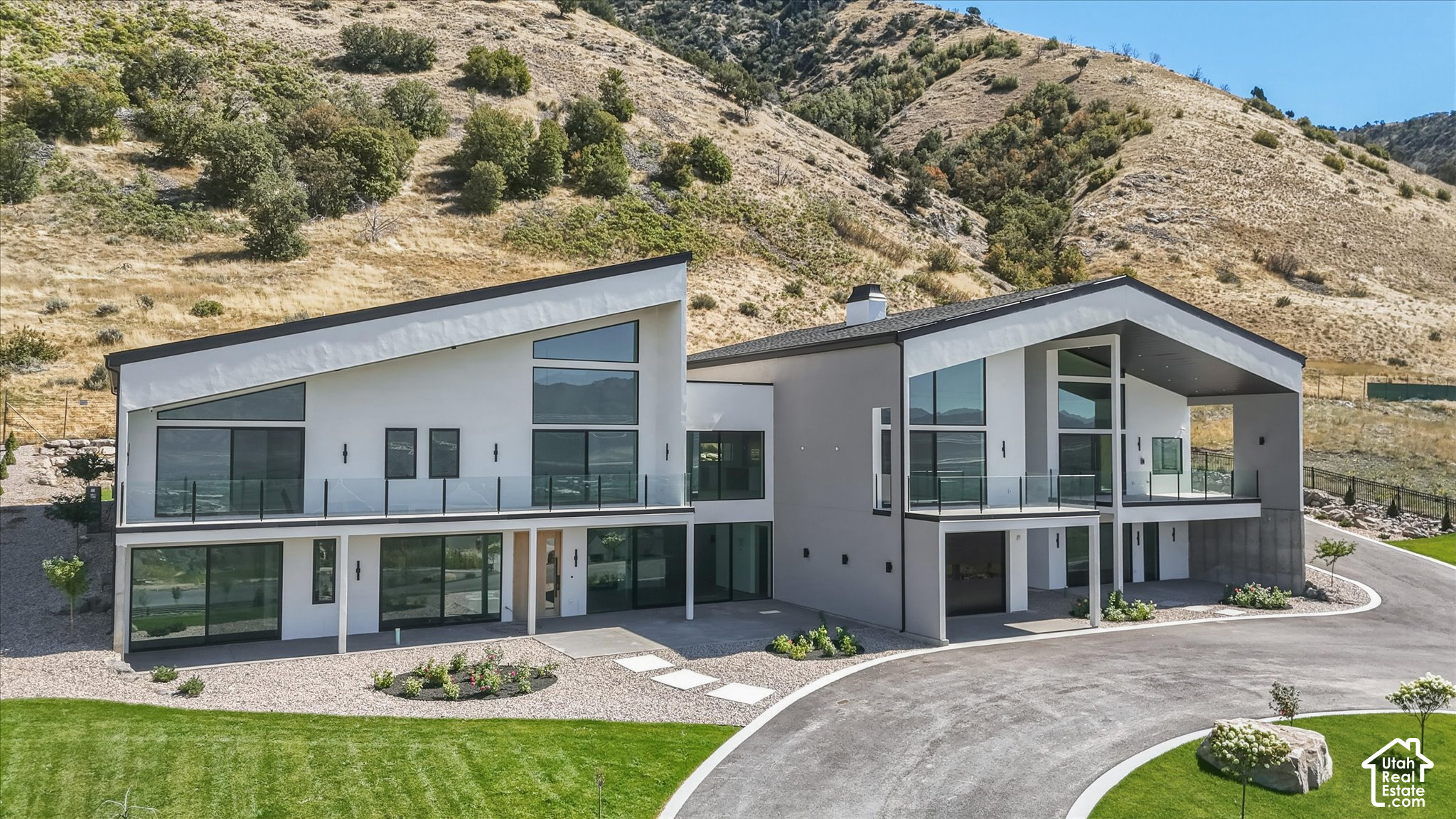 main property photo 76