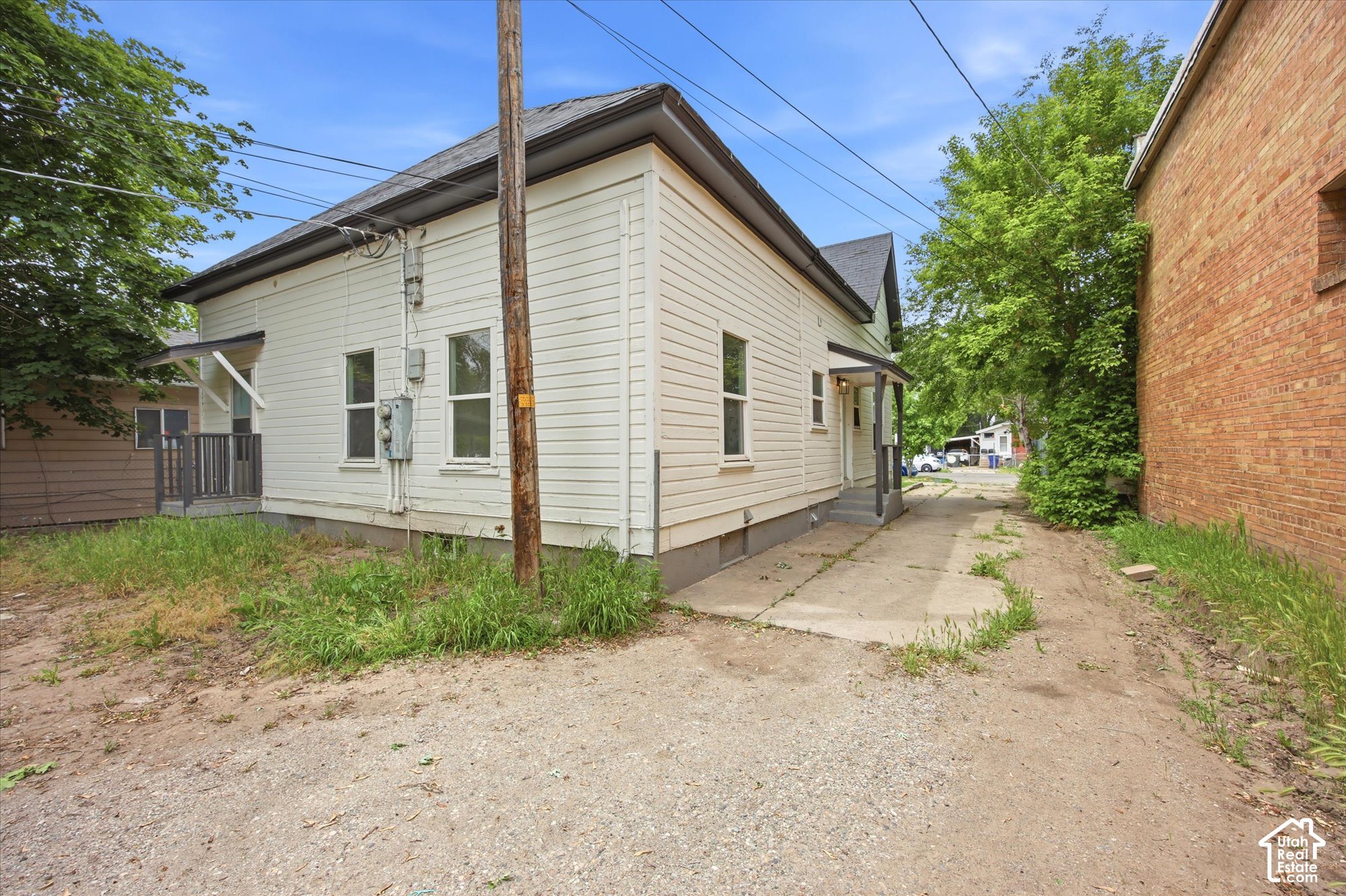 main property photo 28