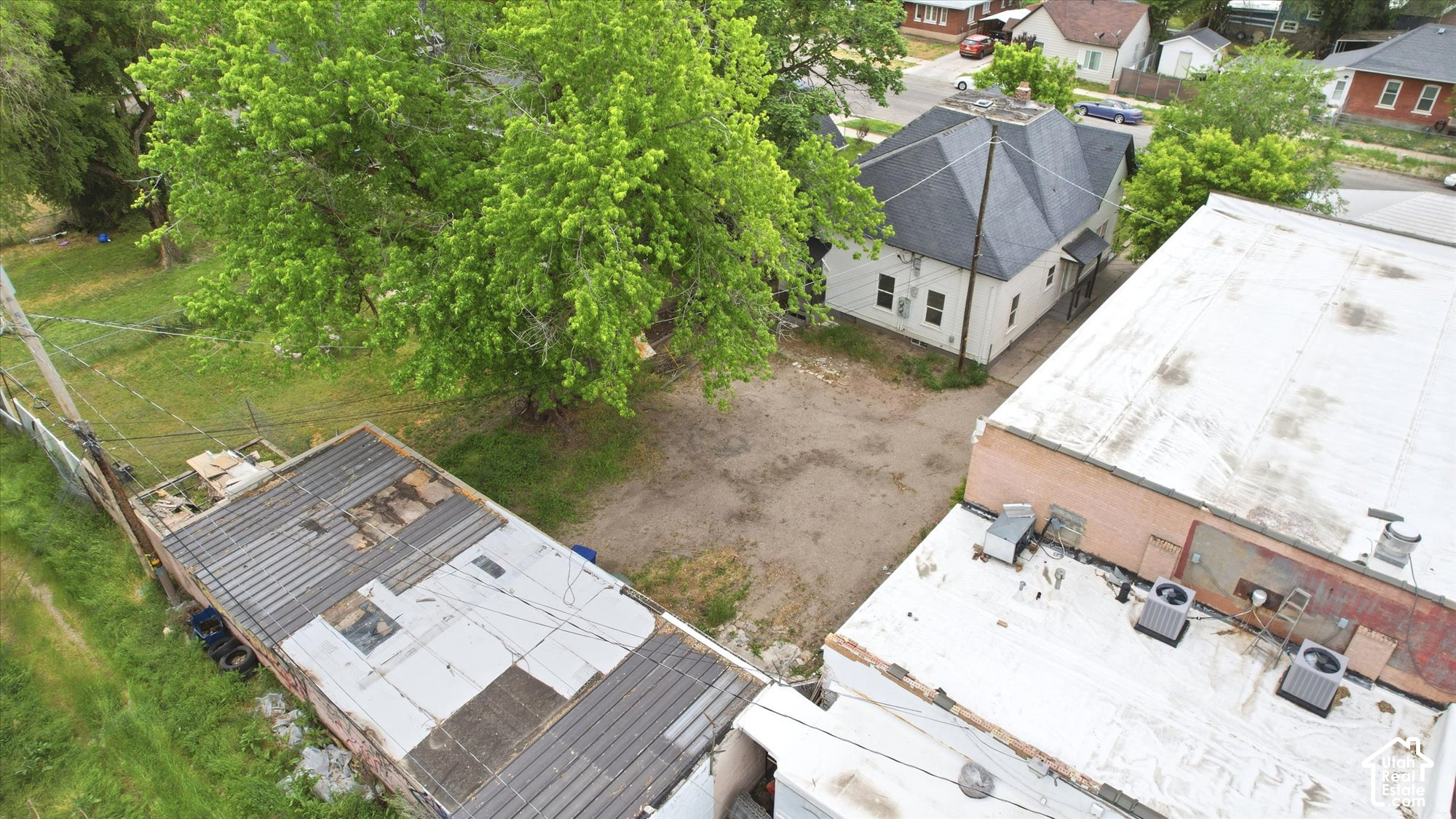main property photo 33