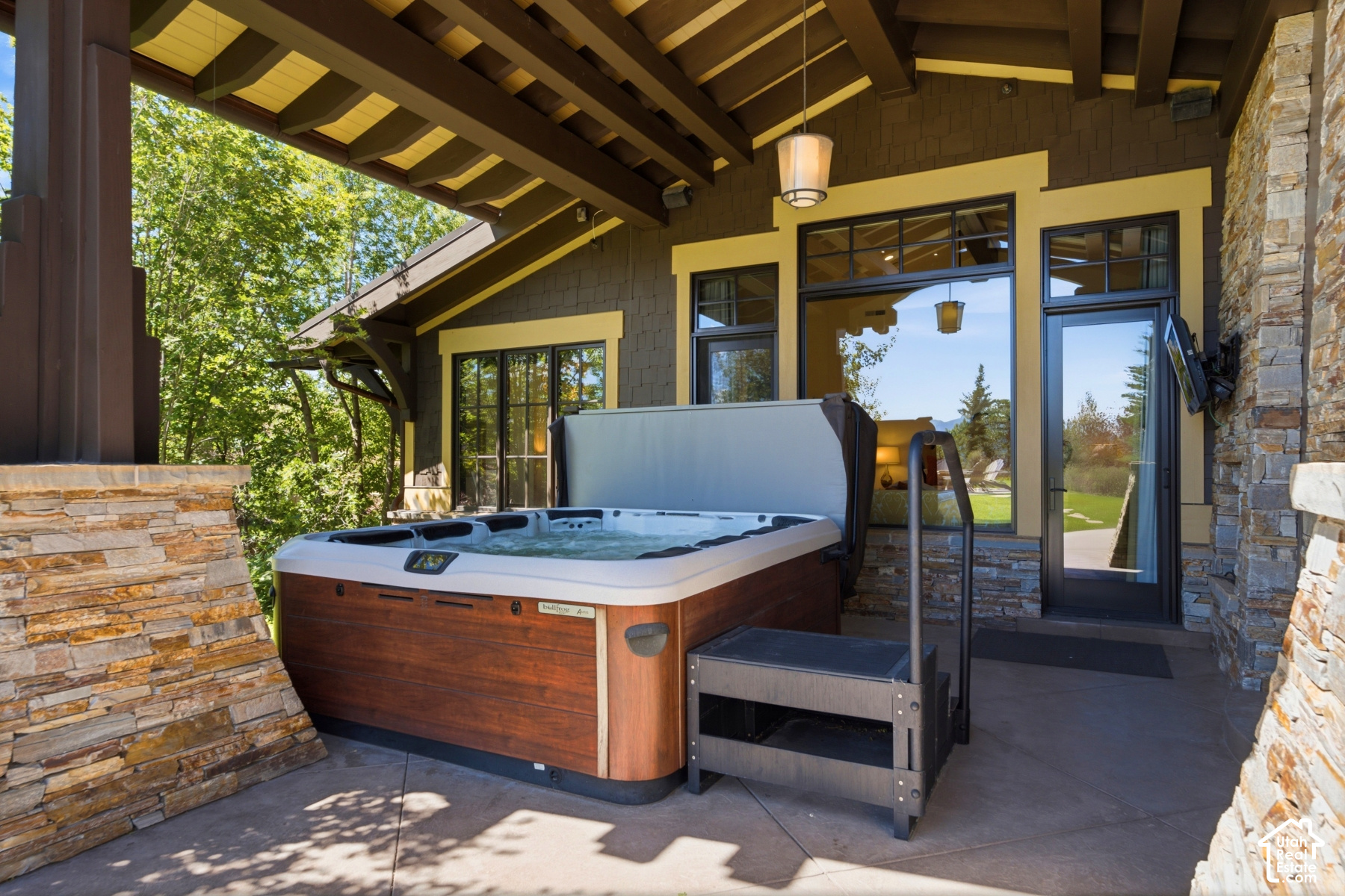 main property photo 38