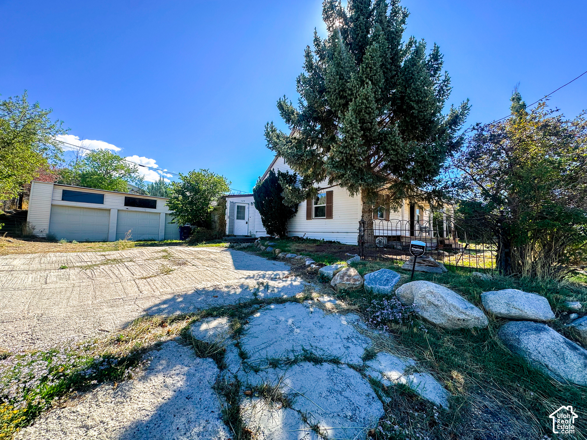 main property photo 3