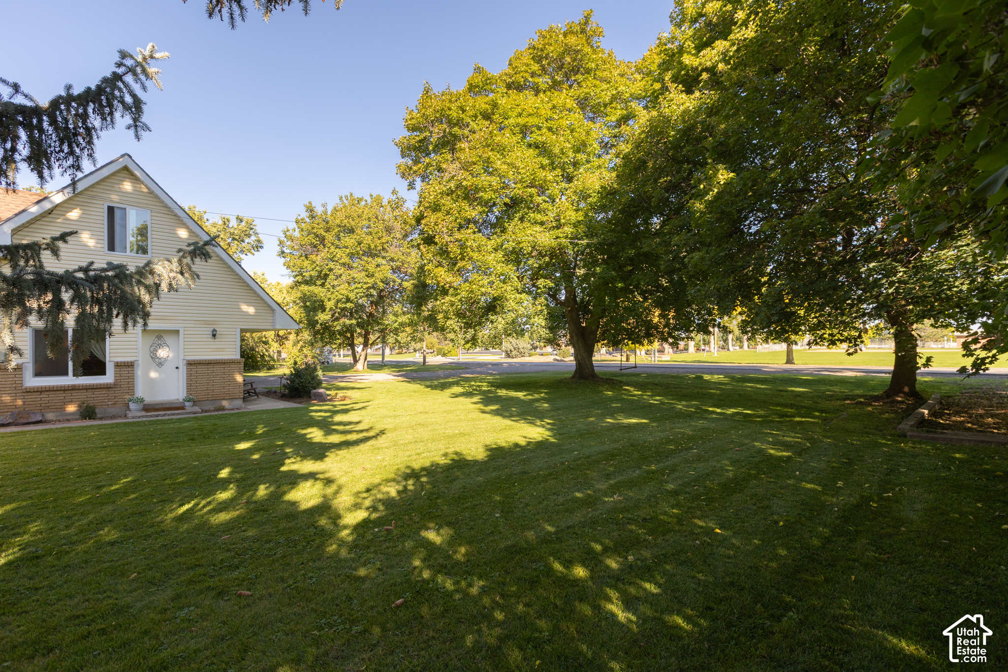 main property photo 43