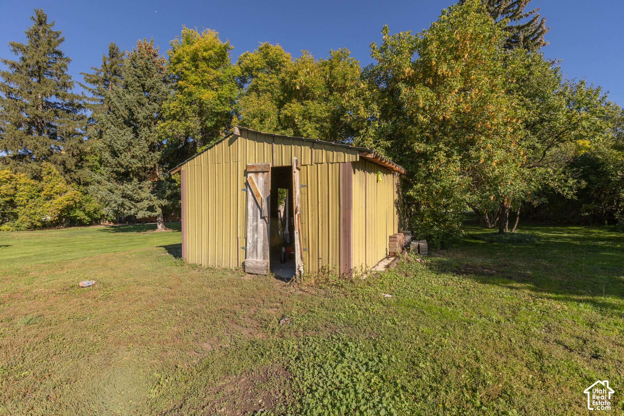 main property photo 48