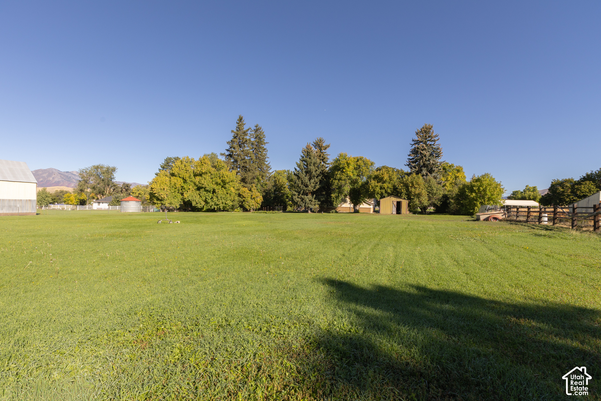main property photo 50