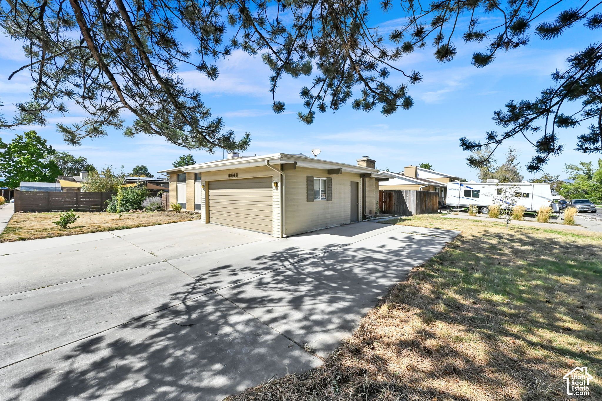 main property photo 20