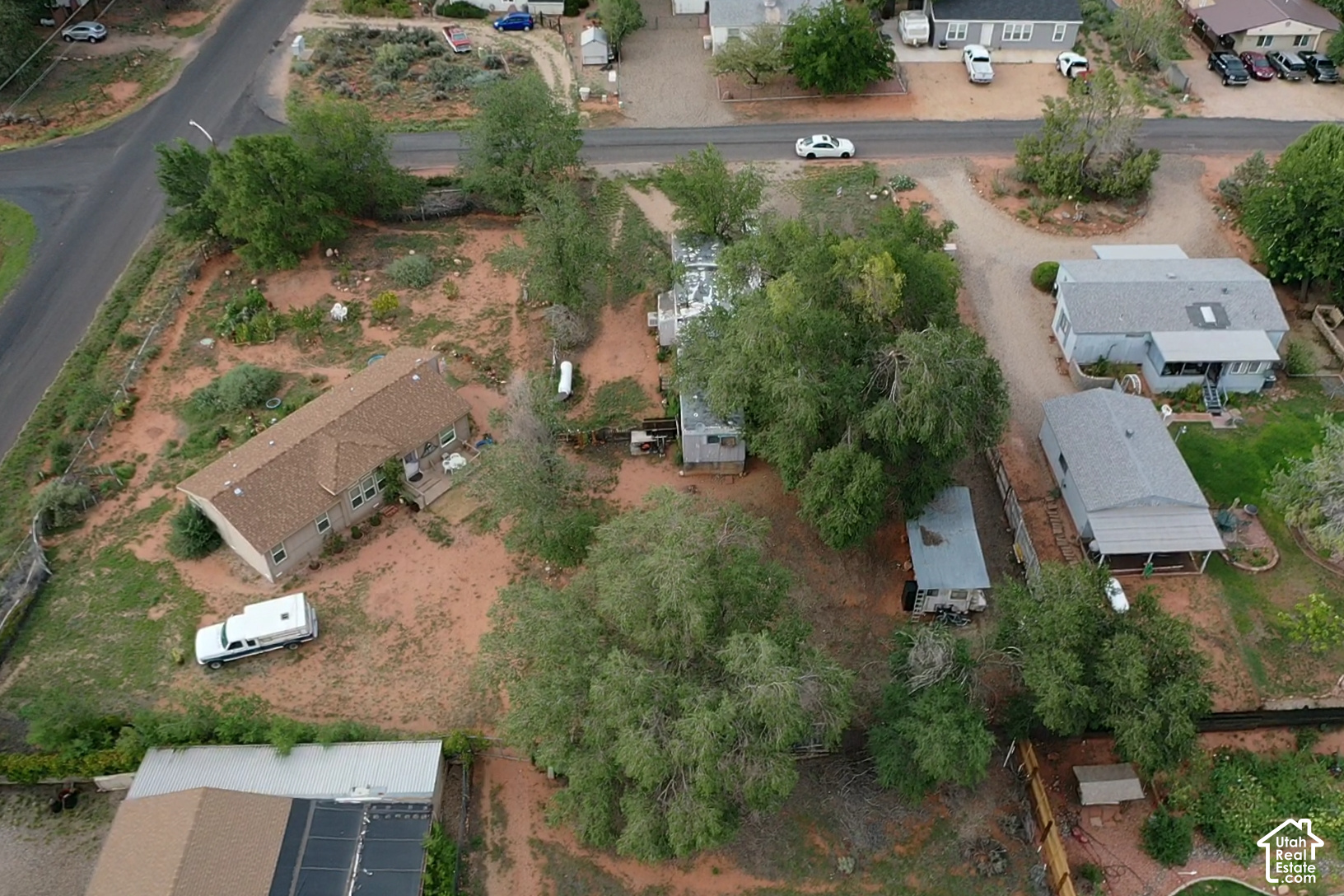 main property photo 28