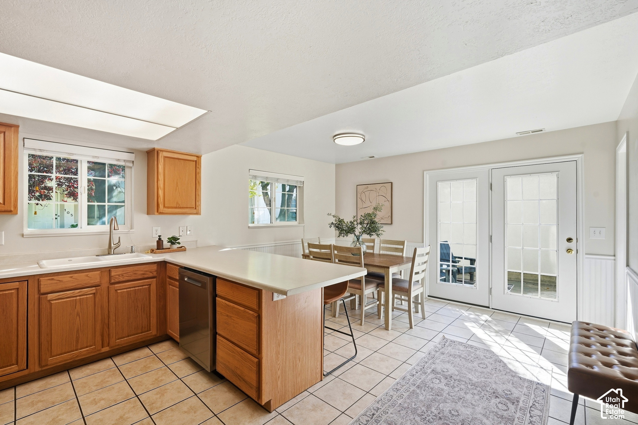 main property photo 13