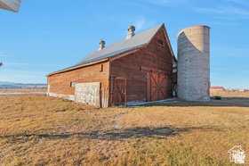 main property photo 18