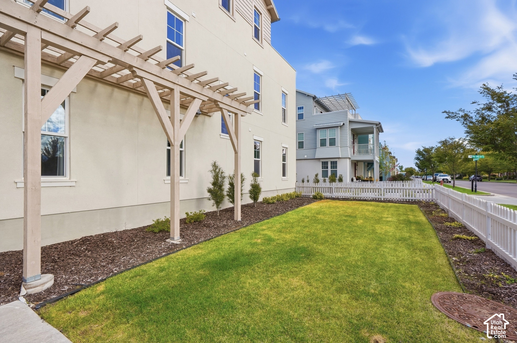 main property photo 22