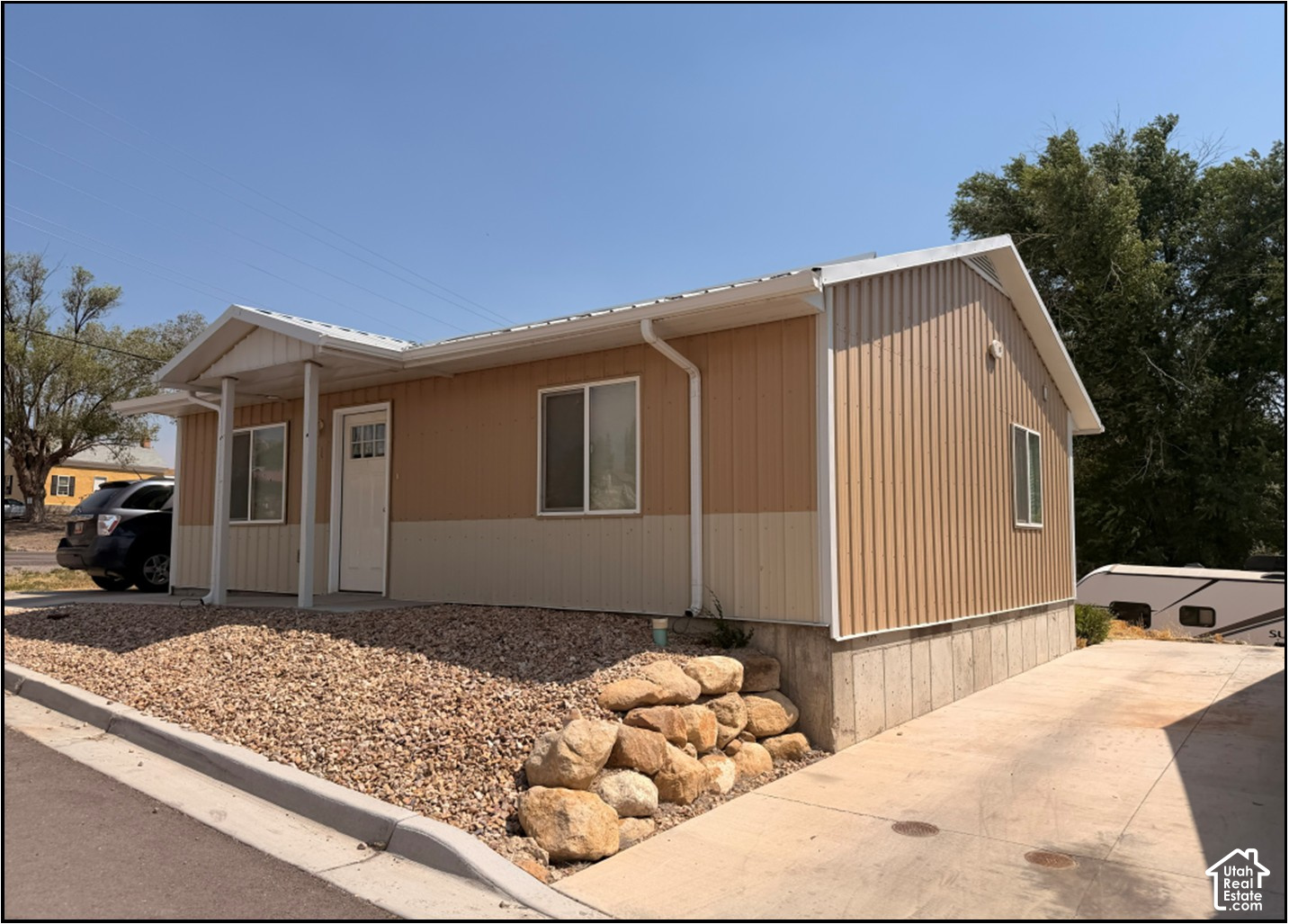 main property photo 6
