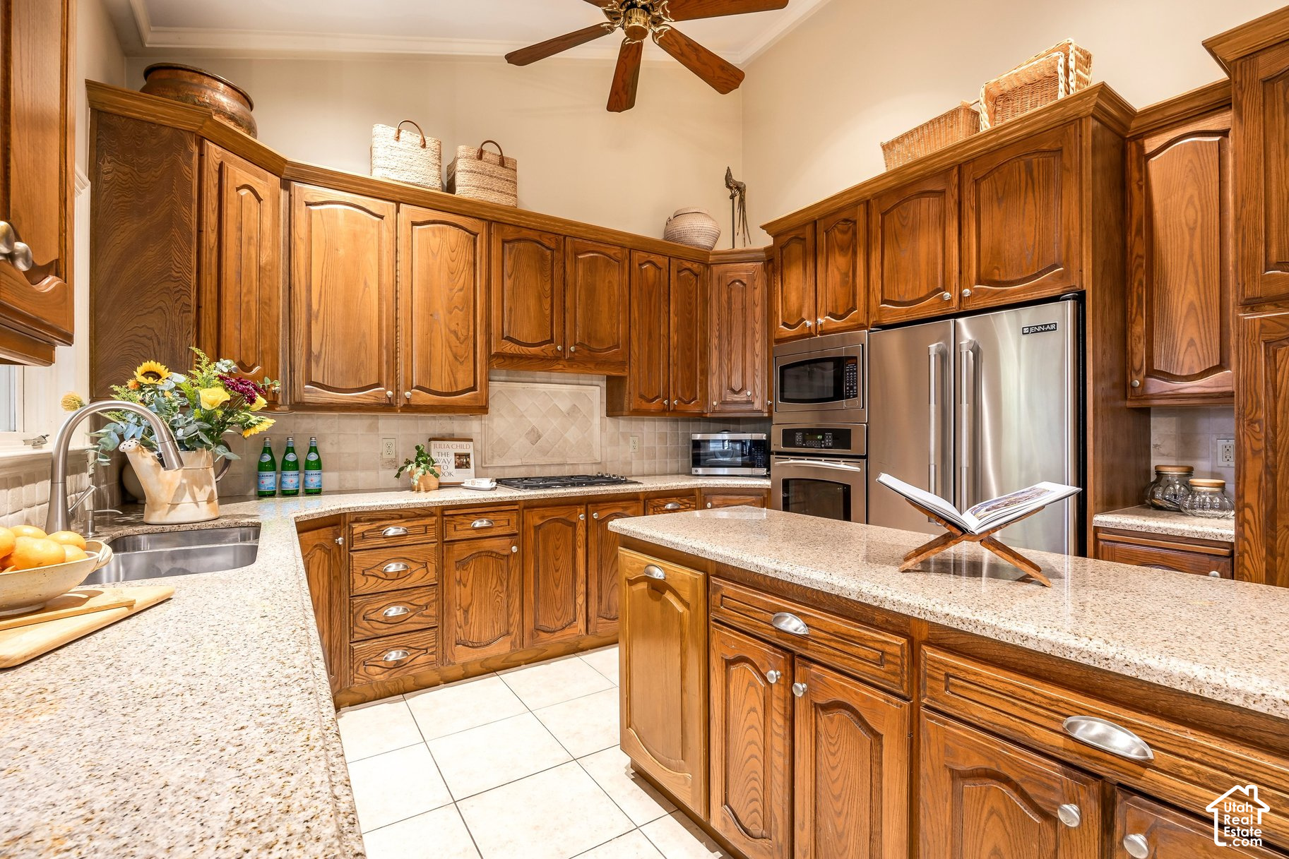 main property photo 8